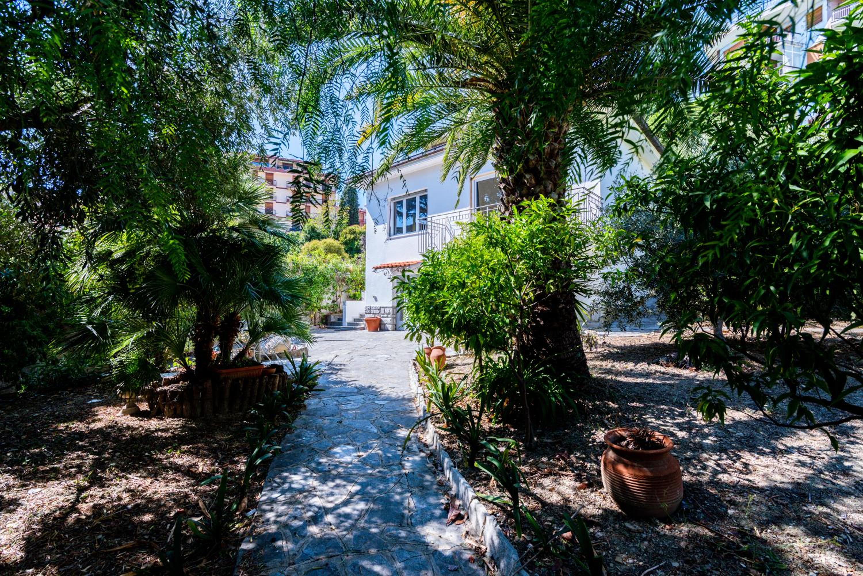 Villa Center Sanremo