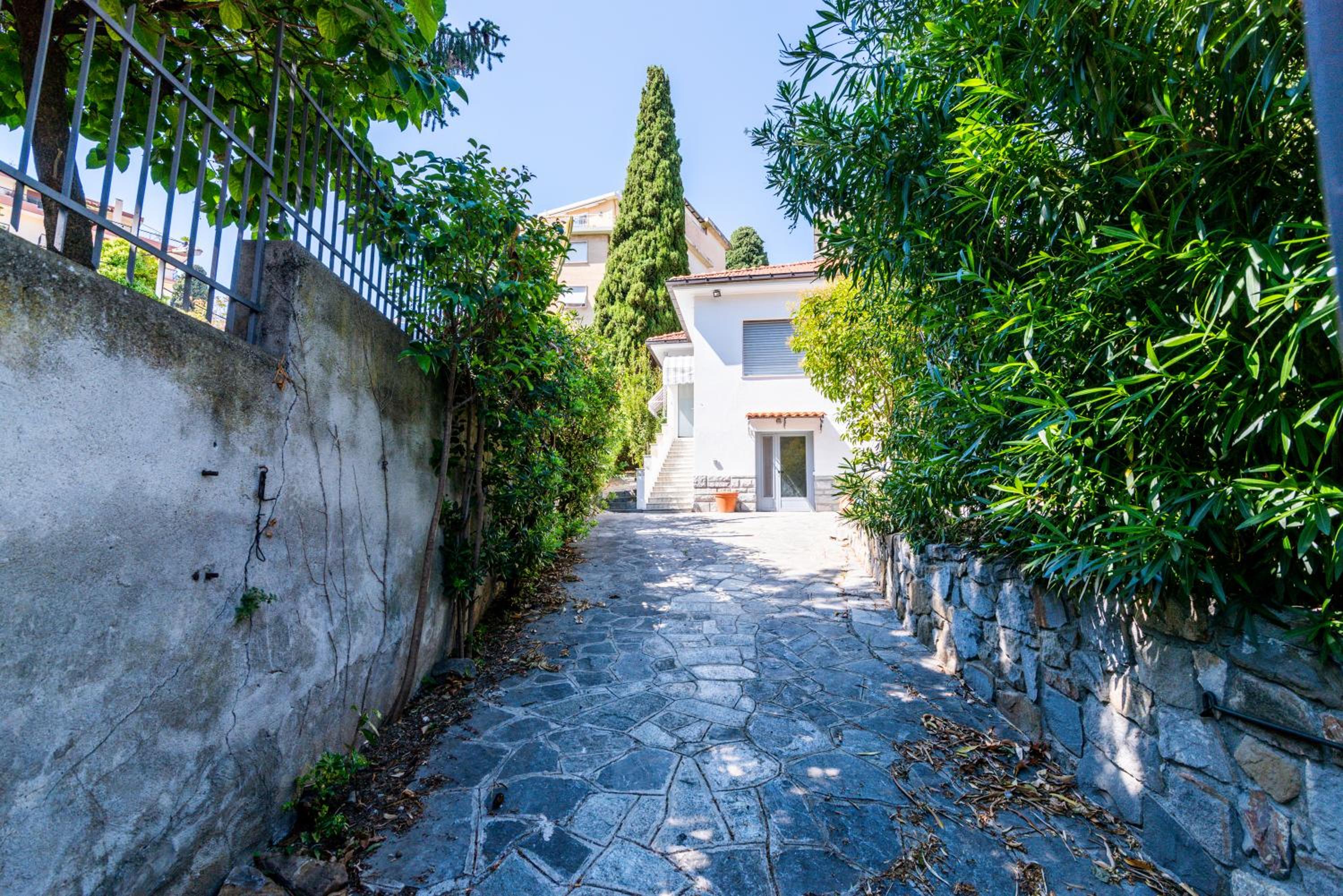 Villa Center Sanremo