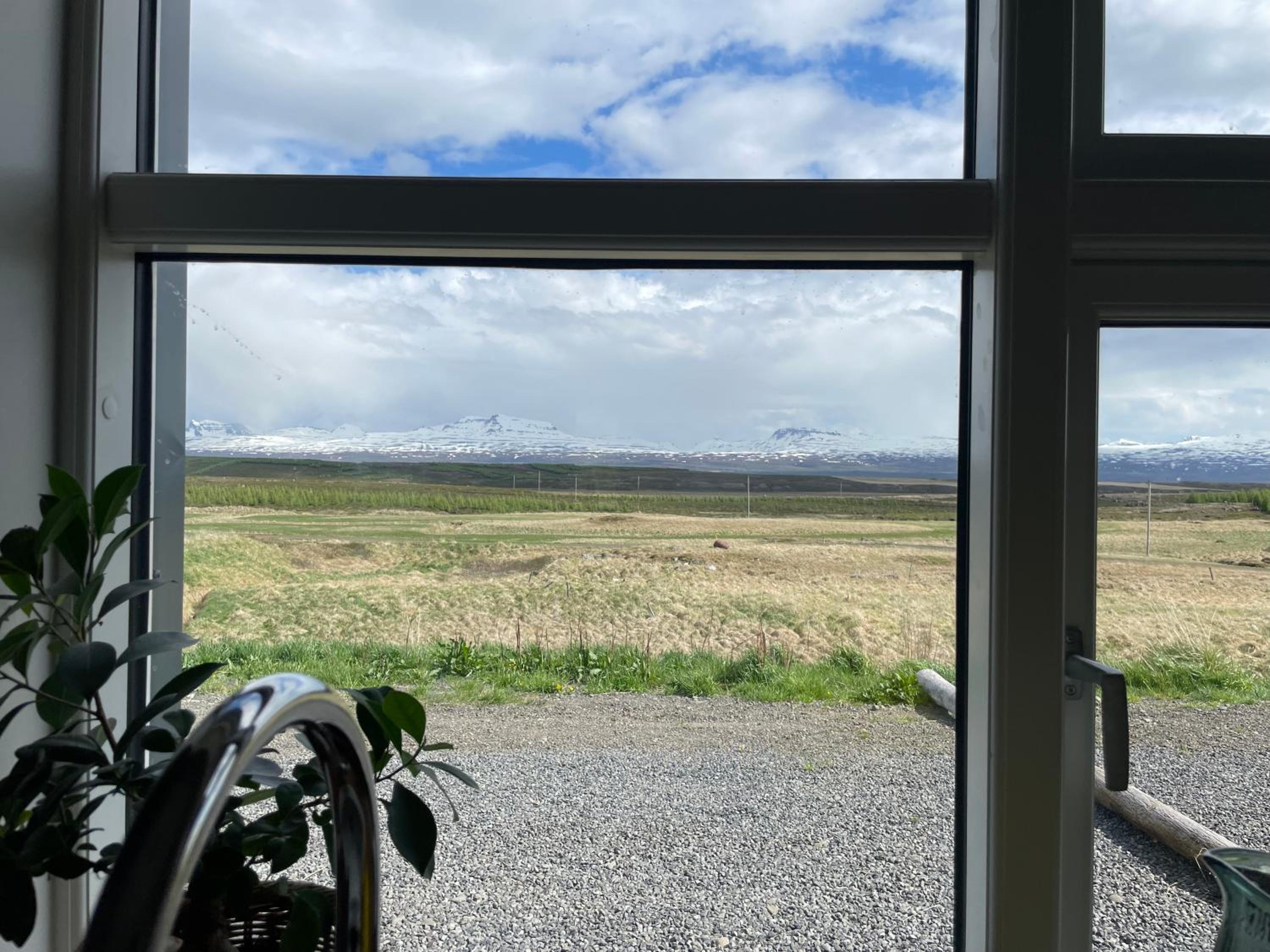 Lindarhóll Guesthouse