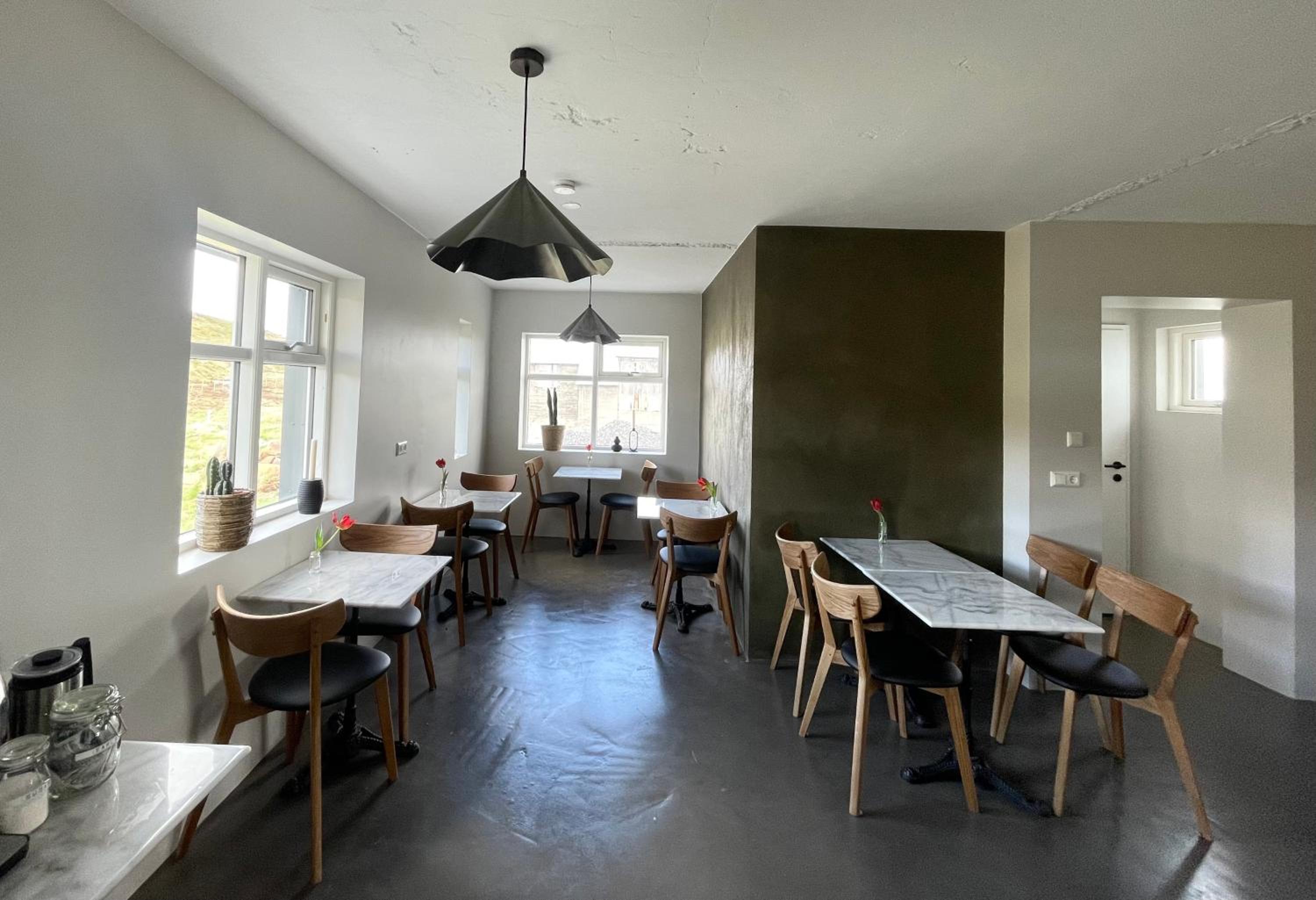 Lindarhóll Guesthouse