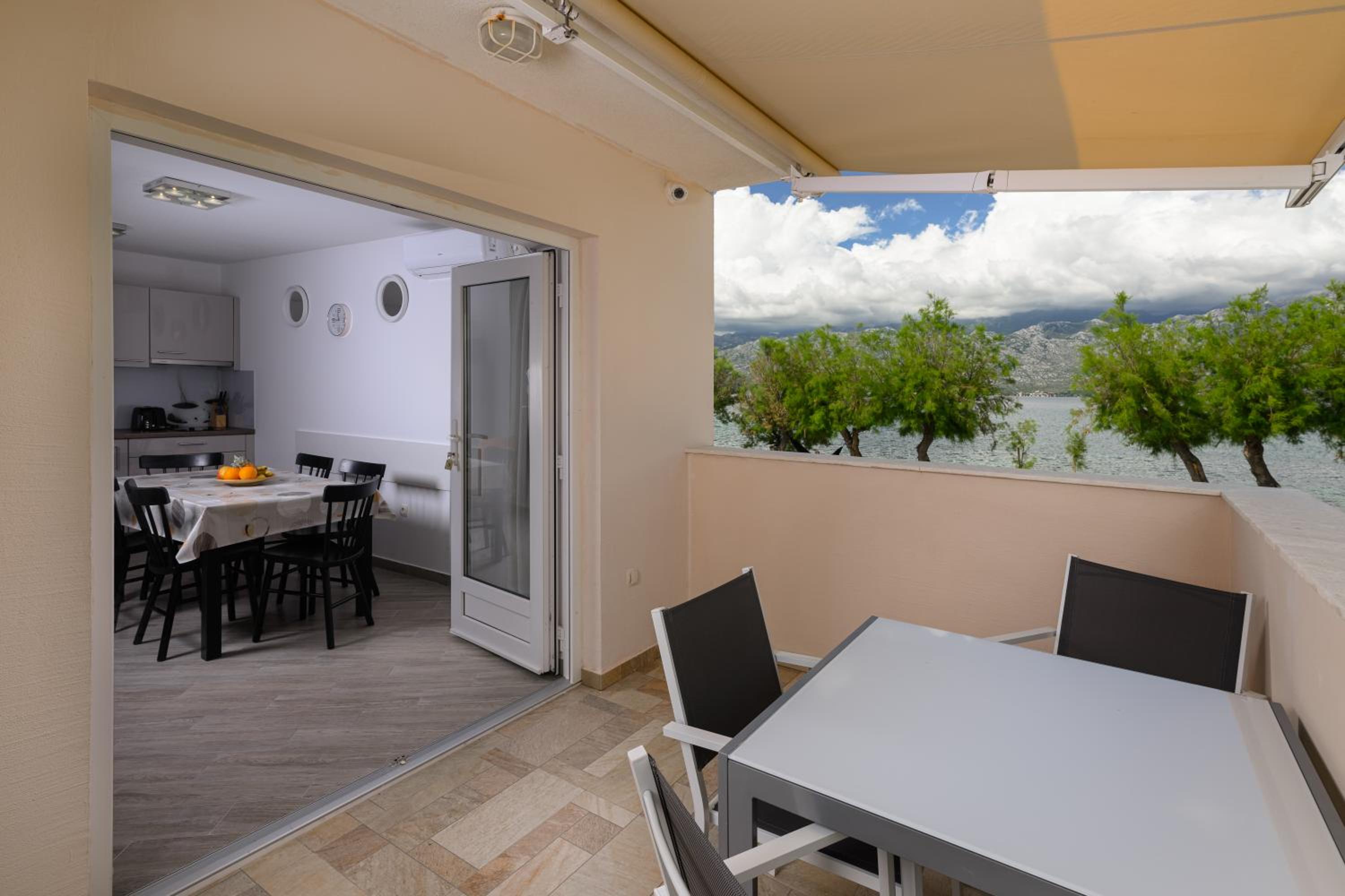 Apartments Mely