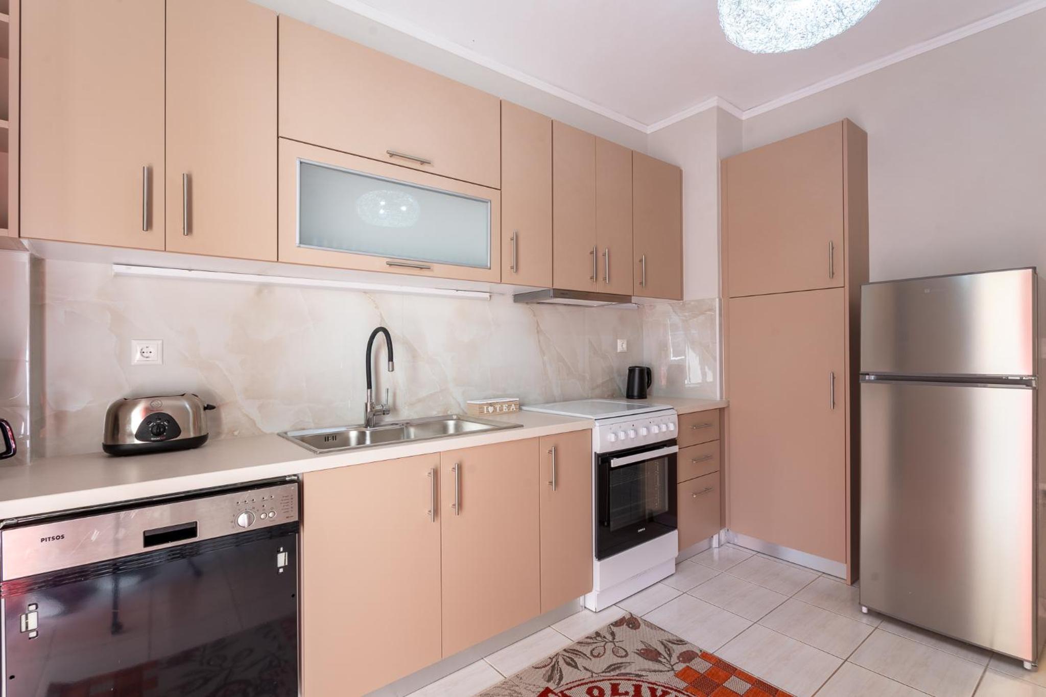 Comfortable 3-Bedroom Seaside Maisonette