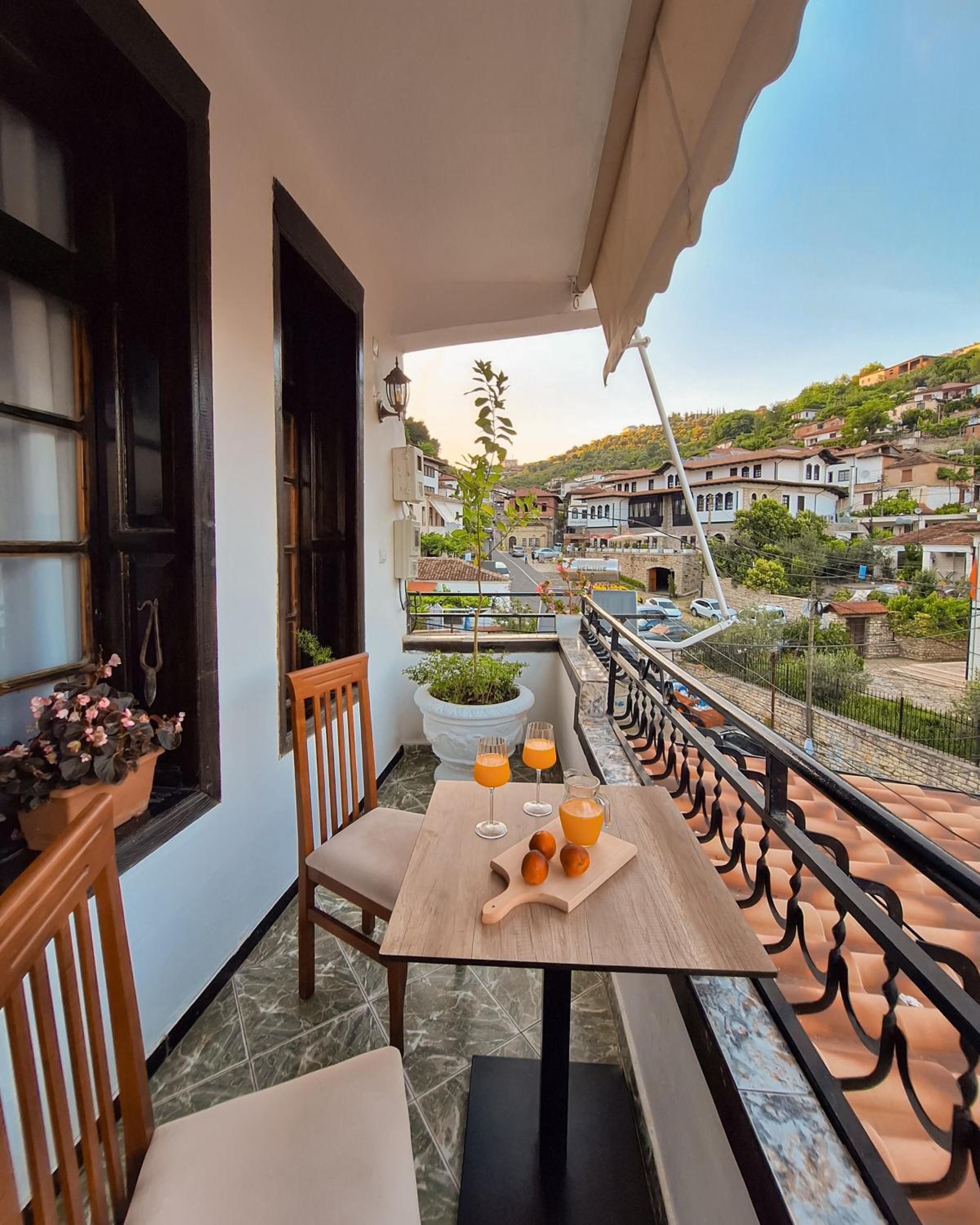 Villa Mishel