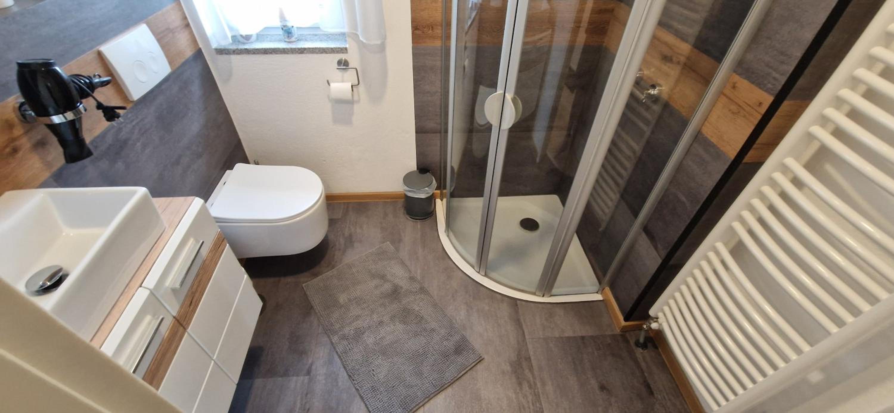 Appartment-Ferienwohnung mit Küche, Bad, WLAN, Klimaanlage, Modern eingerichtet