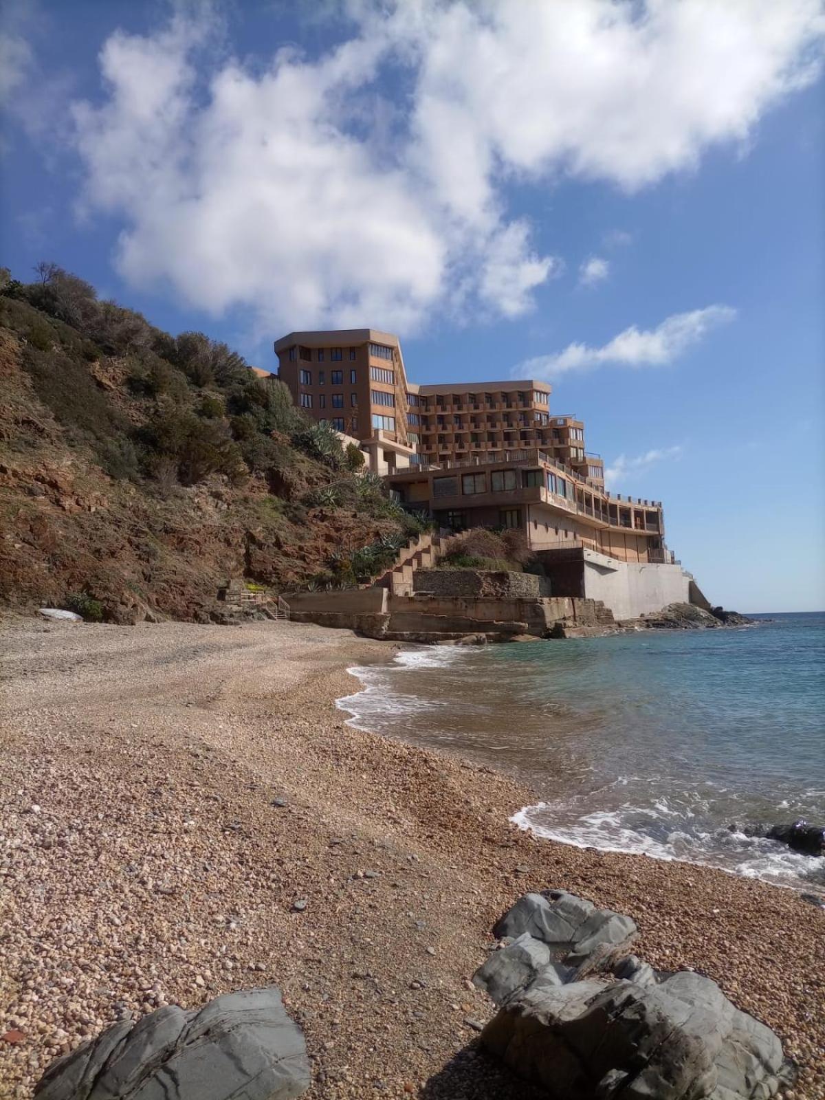 Risveglio sul mare view 5