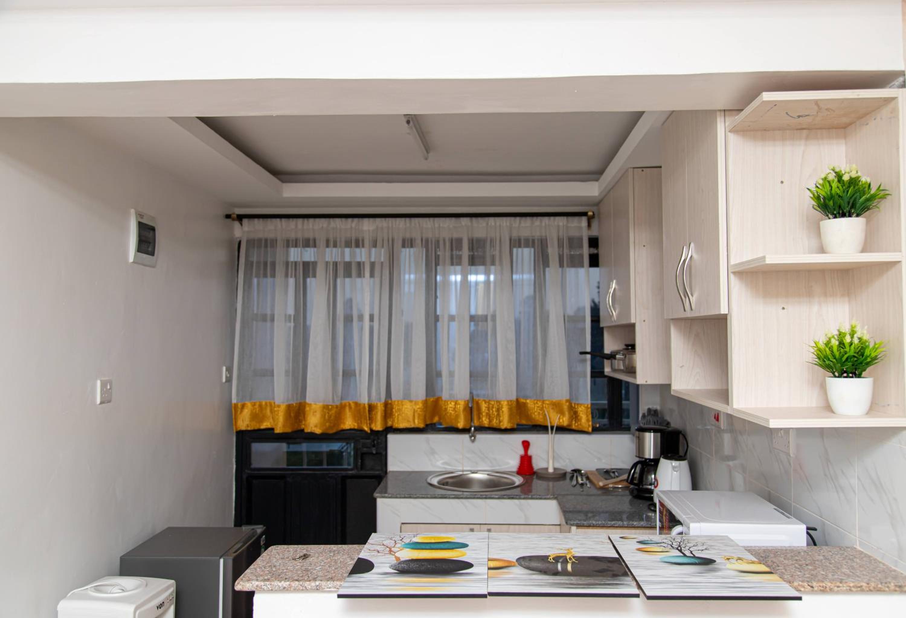 CynRose Suites