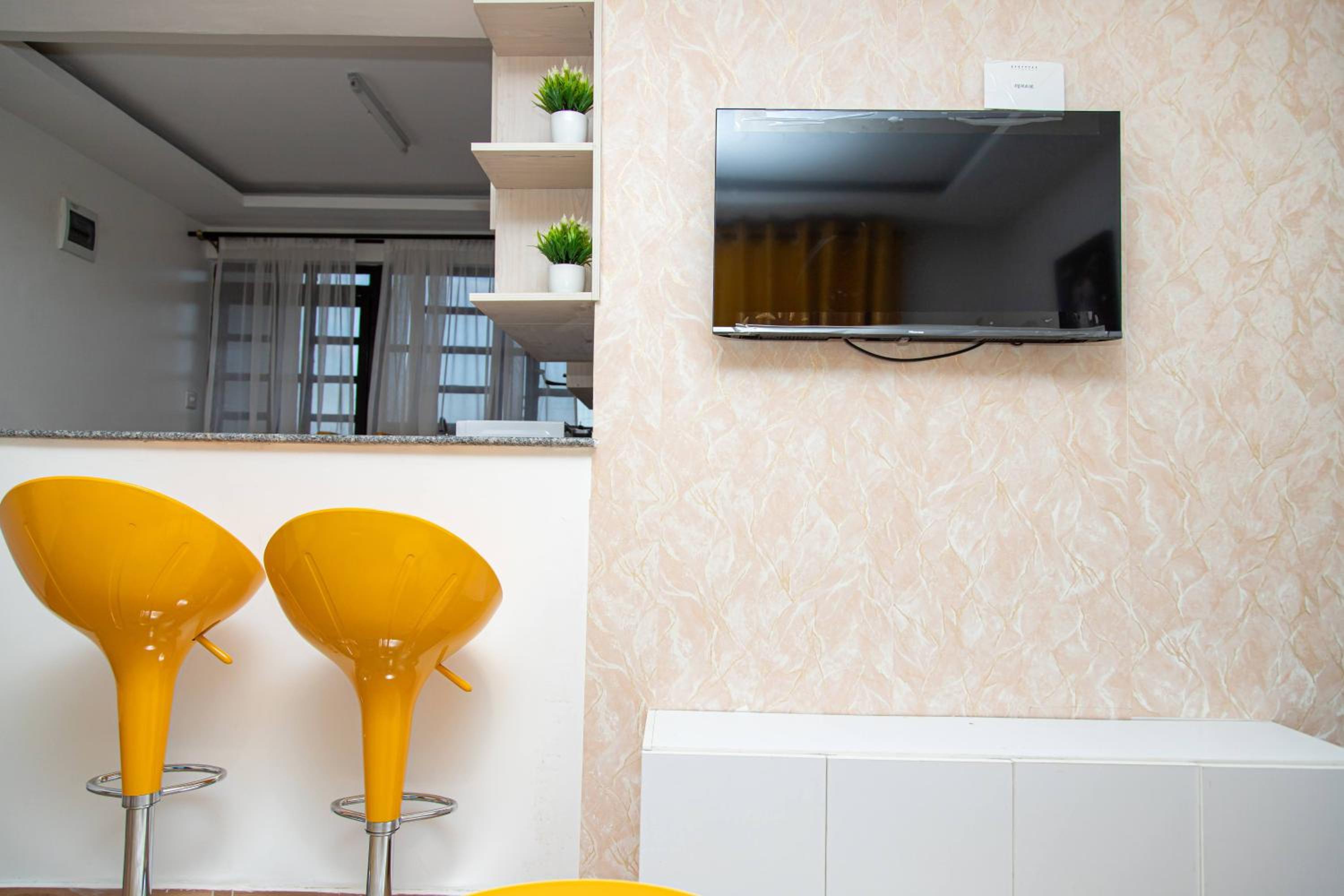 CynRose Suites