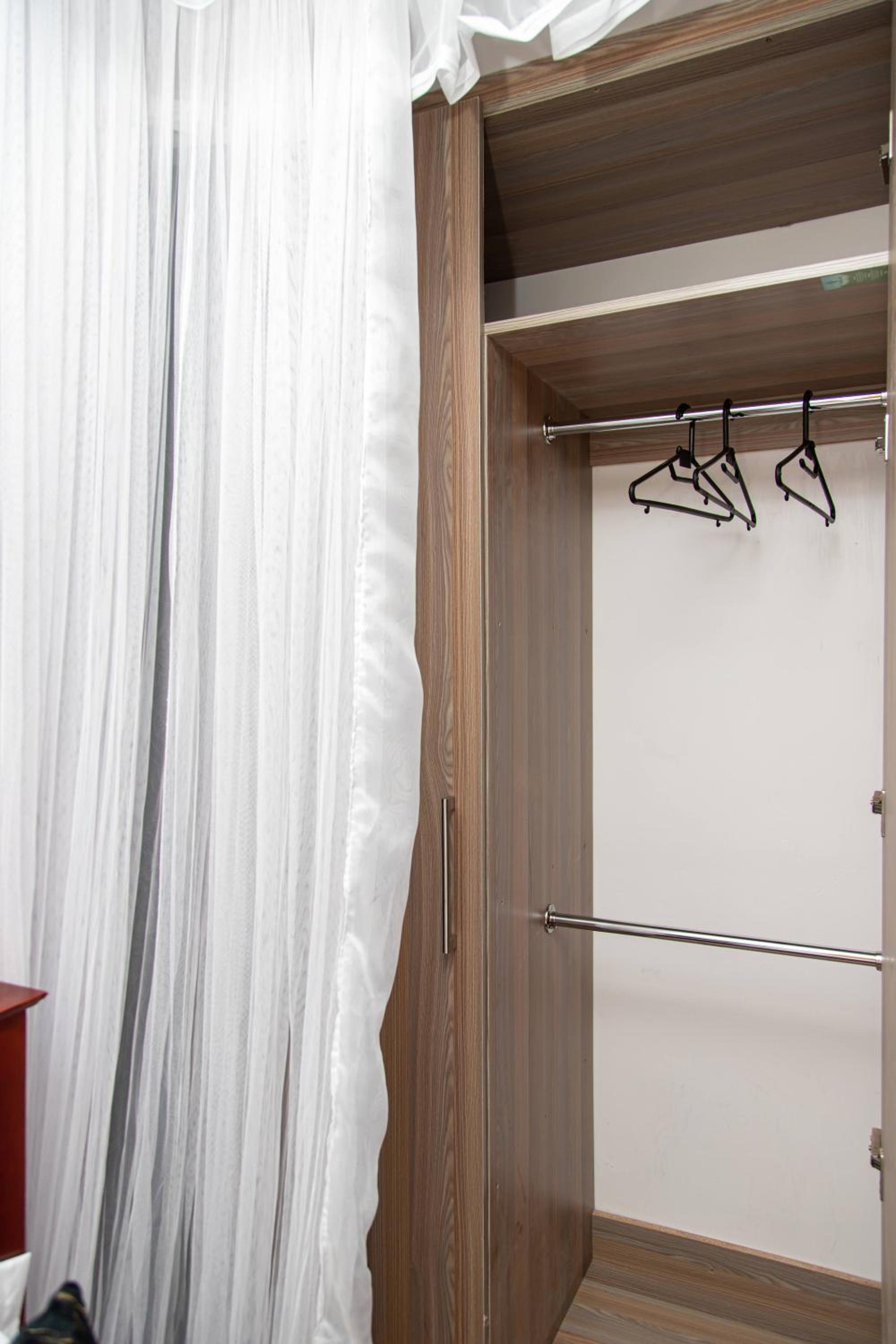 CynRose Suites