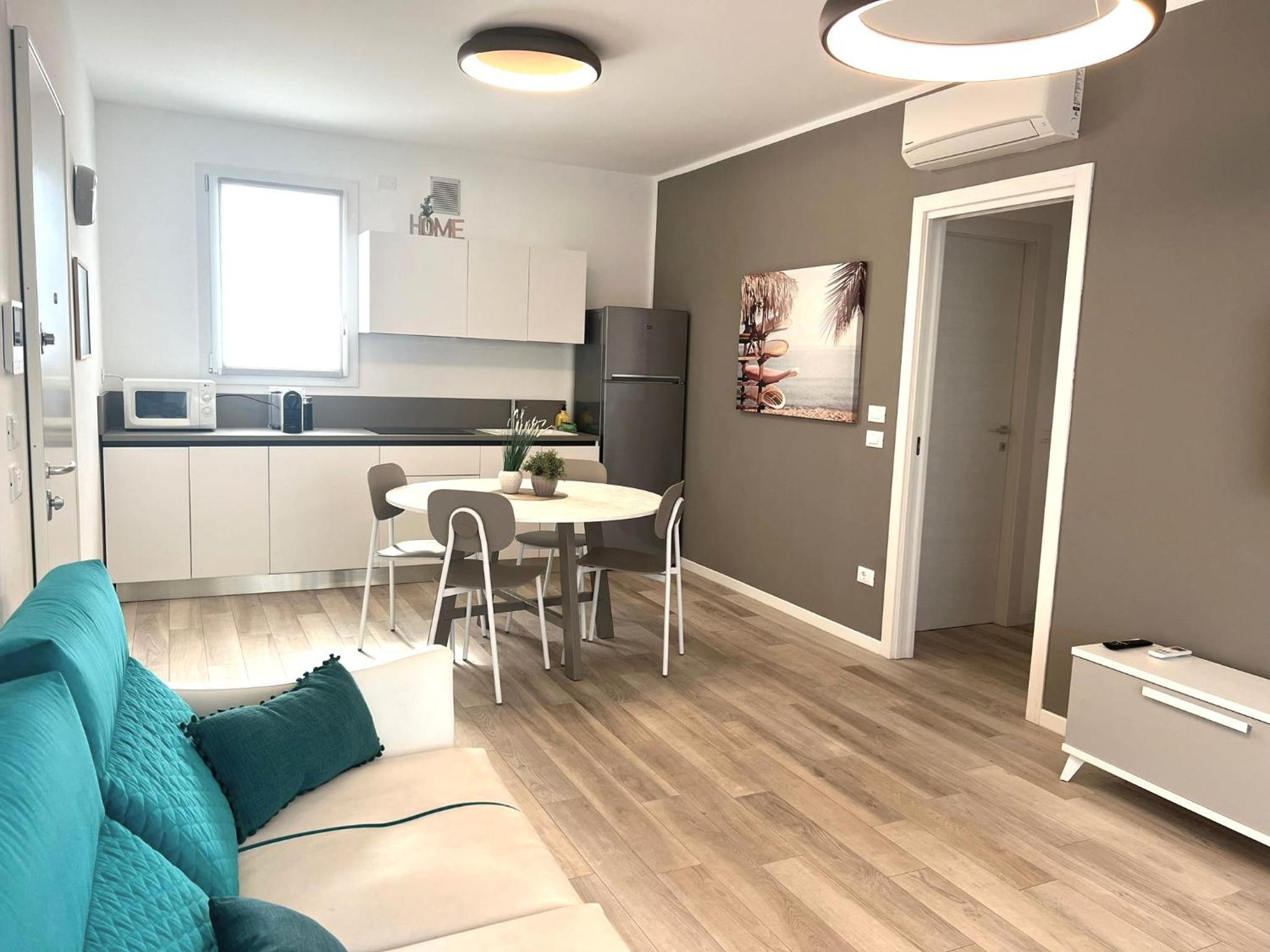 Sun Beach Residence con Piscina - Piazza Brescia - Adria Holiday Jesolo - FAMILY APARTMENTS view 2