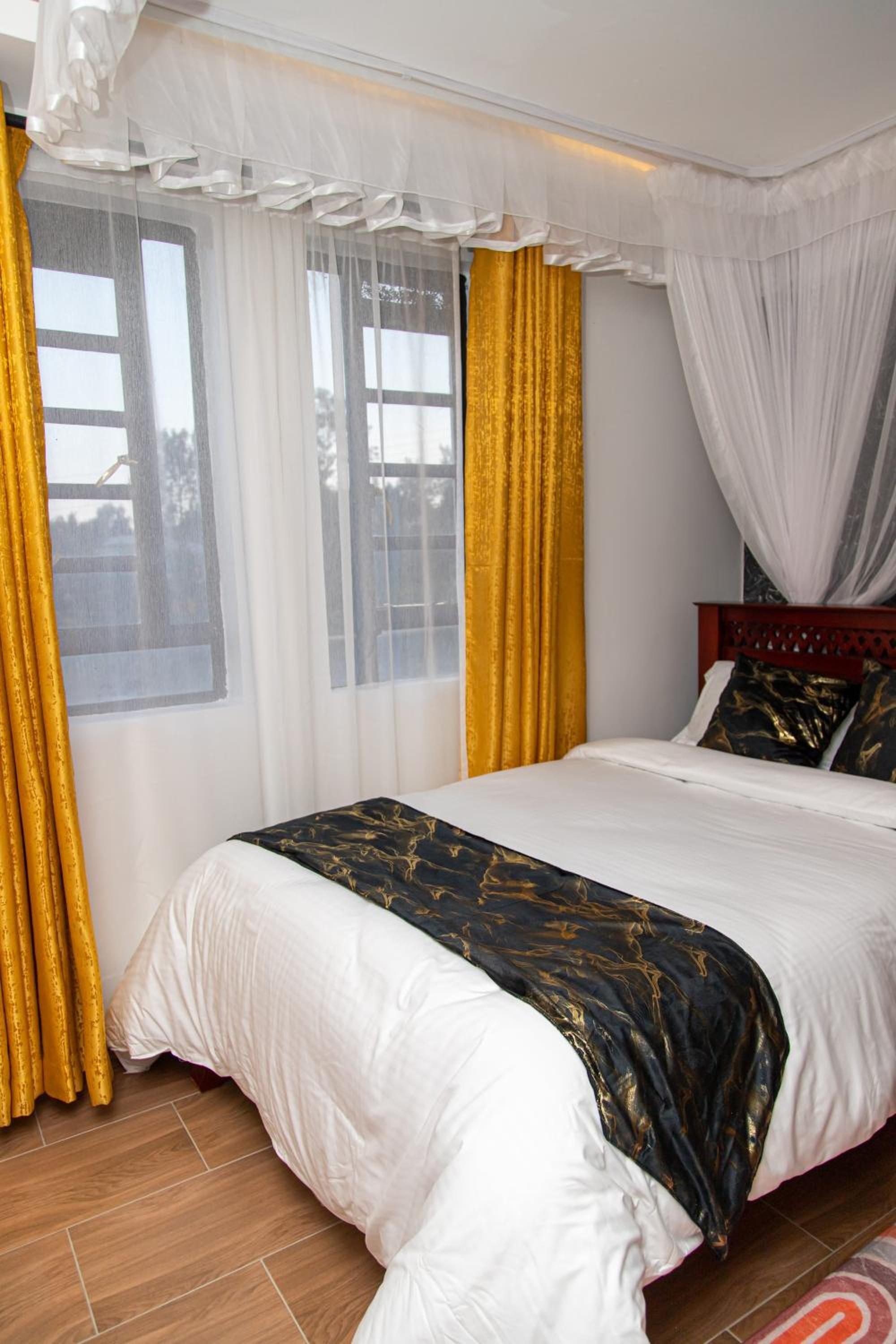 CynRose Suites
