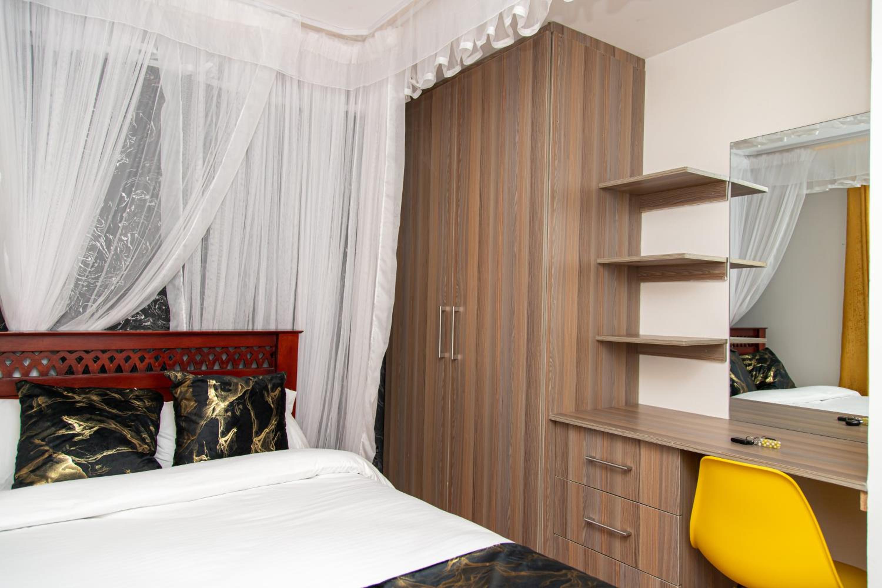 CynRose Suites