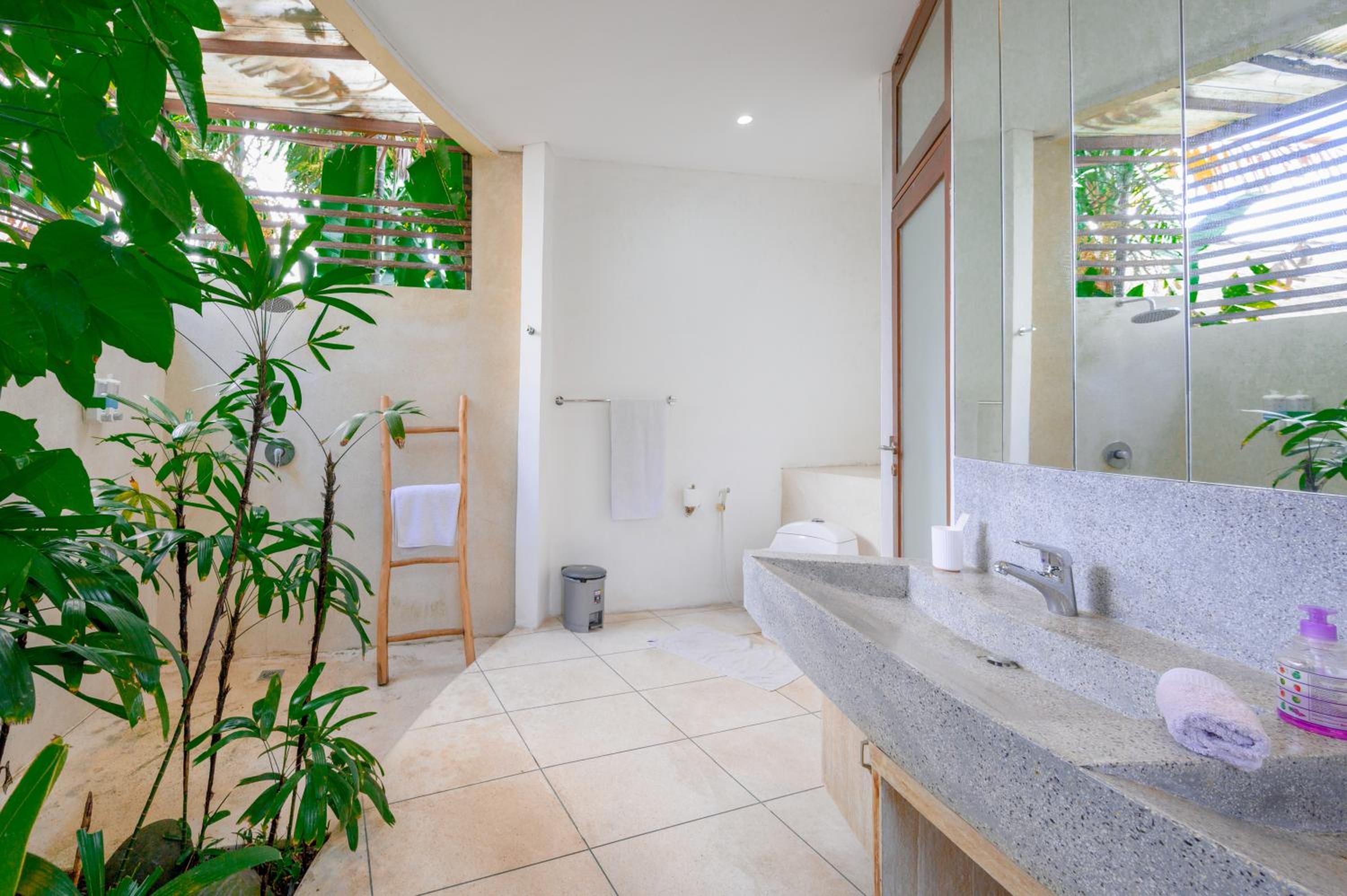 Spacious Luxury 2BR Villa Canggu