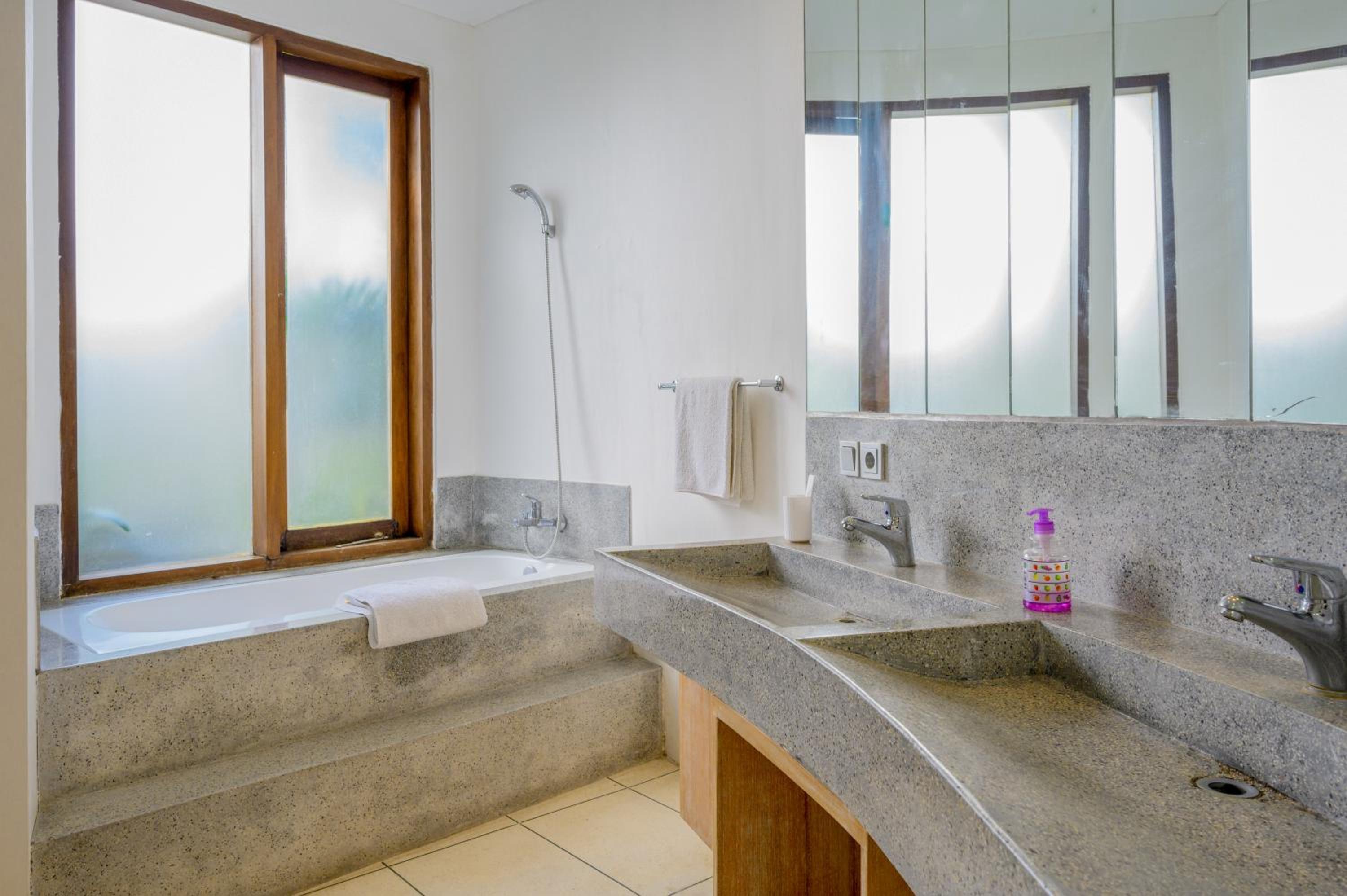 Spacious Luxury 2BR Villa Canggu