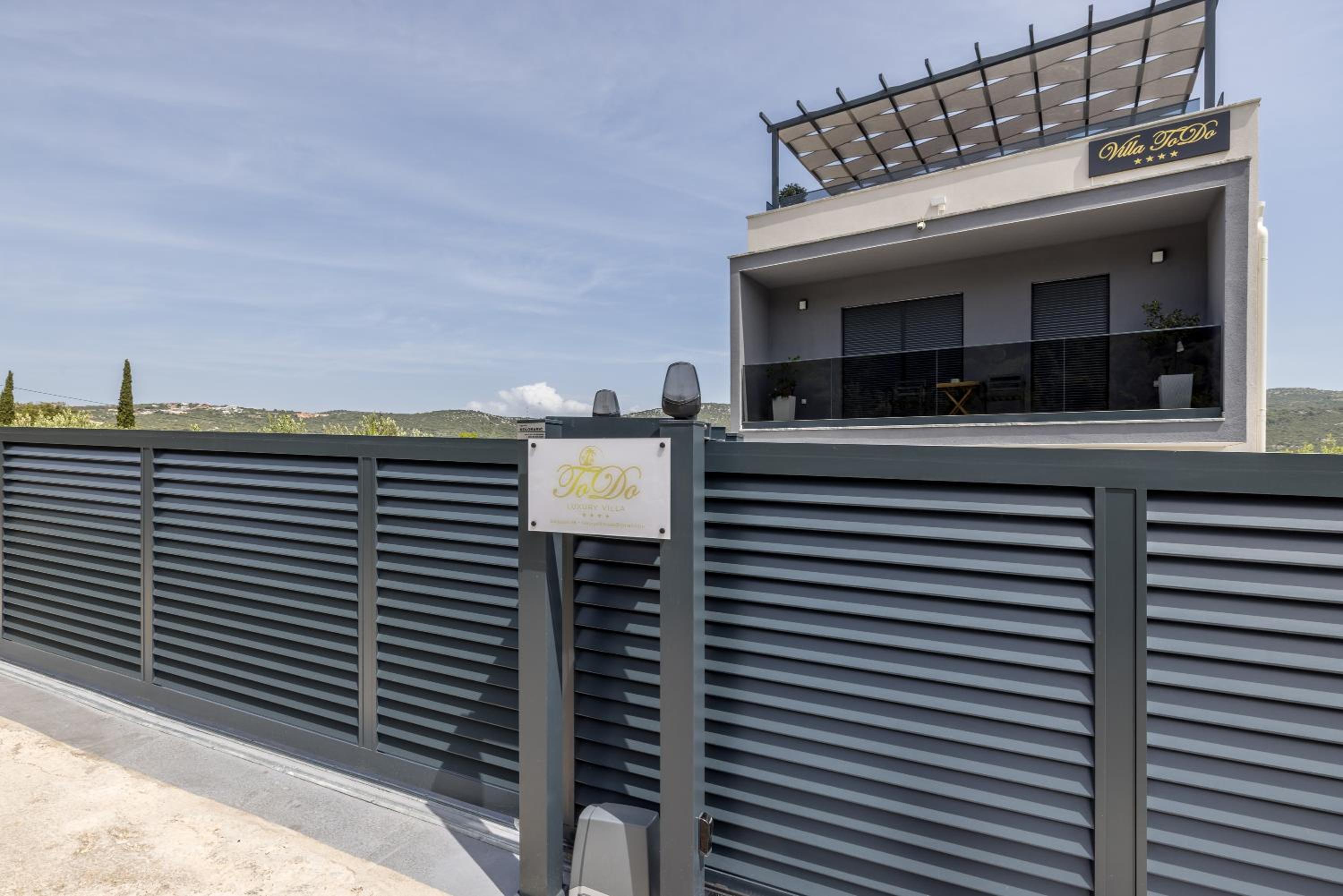 Villa ToDo with heated pool and jacuzzi