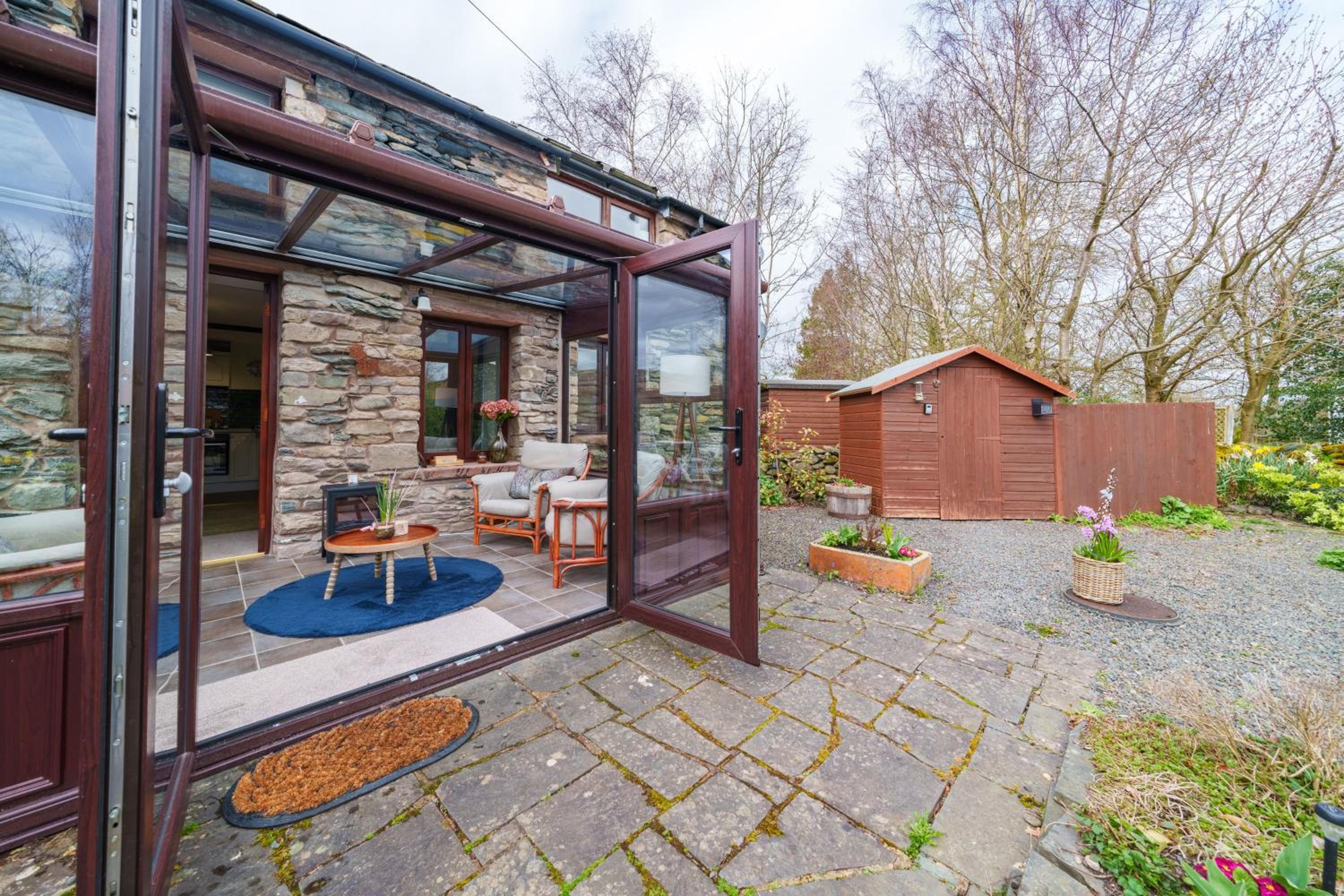 6 The Mews - Cosy Cottage with garden view 3