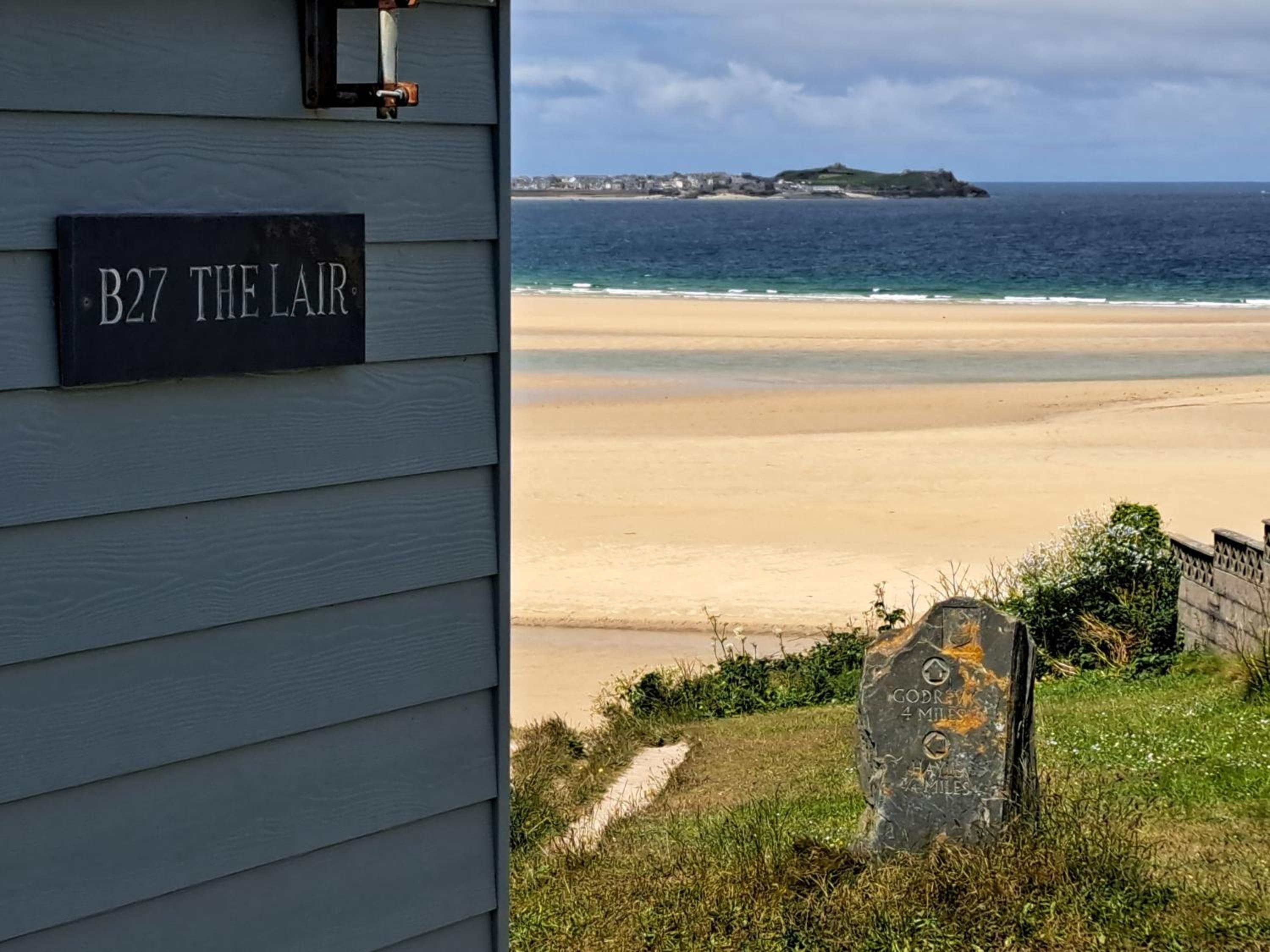 B27 The Lair, Riviere Towans view 5