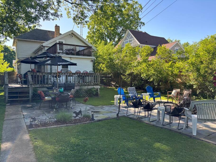 515Escape - Near downtown, private backyard, firepit, bbq, fun!