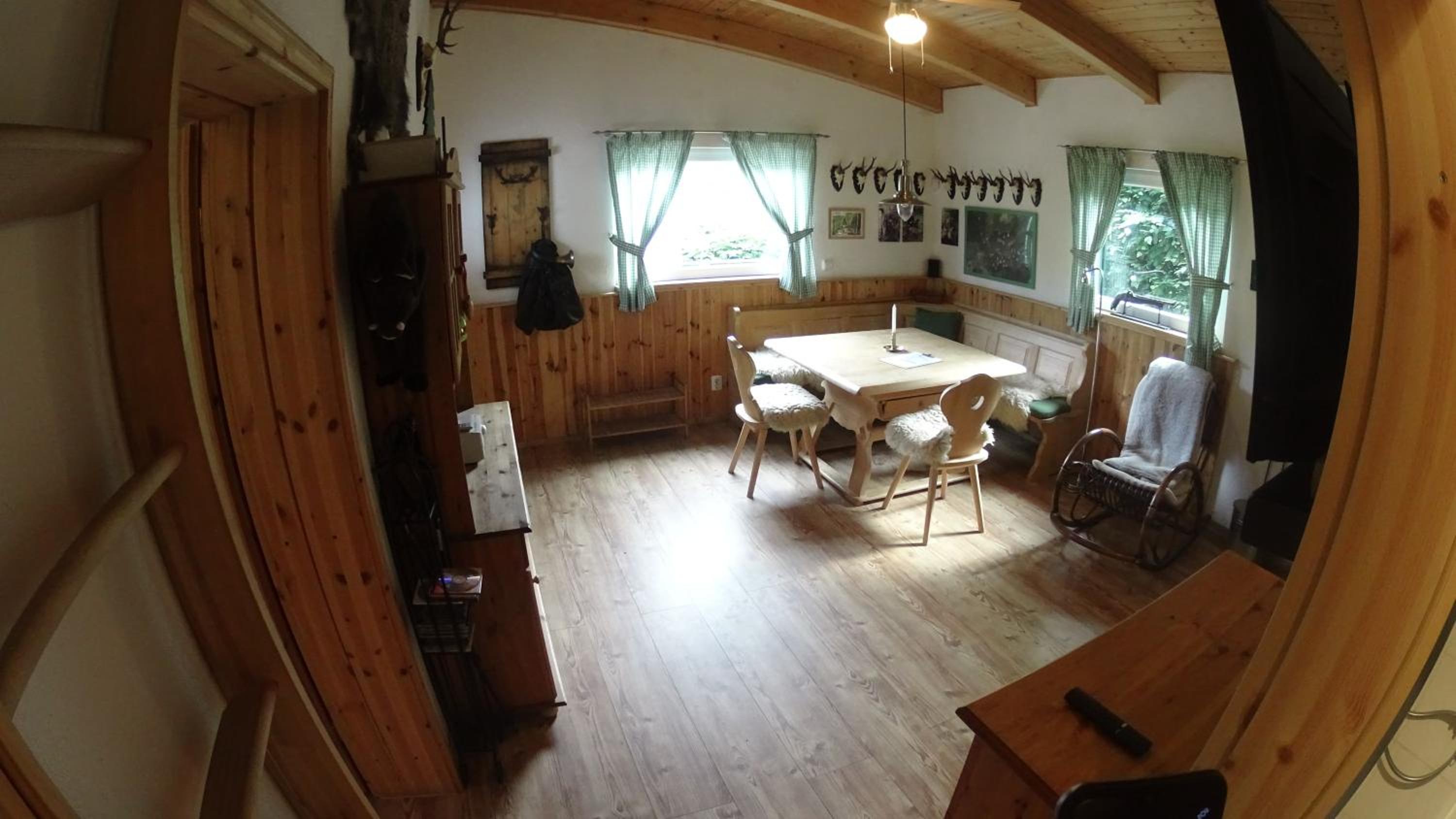 Uriges Jagdcottage mit Talblick im Hunsrück