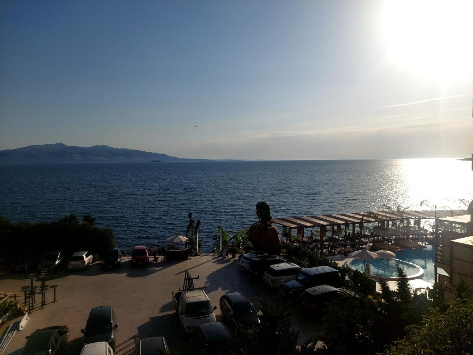 Apartment Victoria by the sea Sarande
