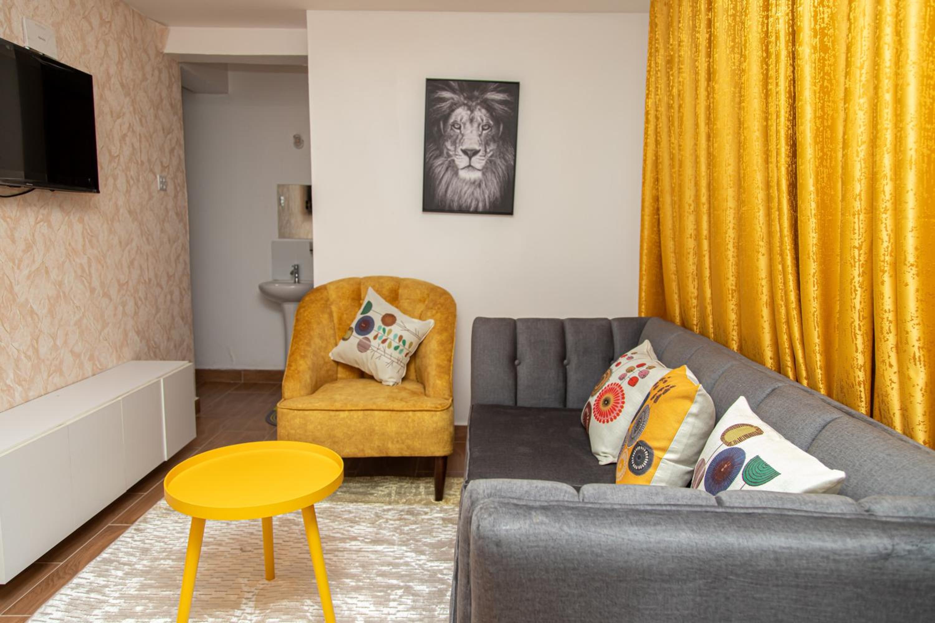 CynRose Suites