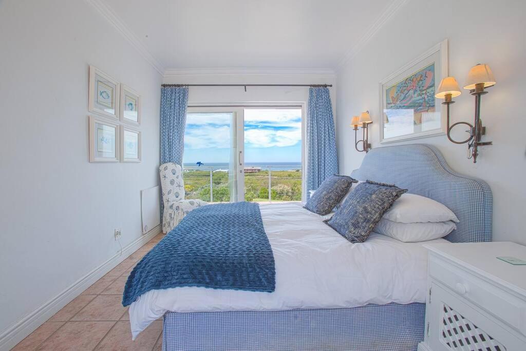 Tolbos in Betty's Bay view 2