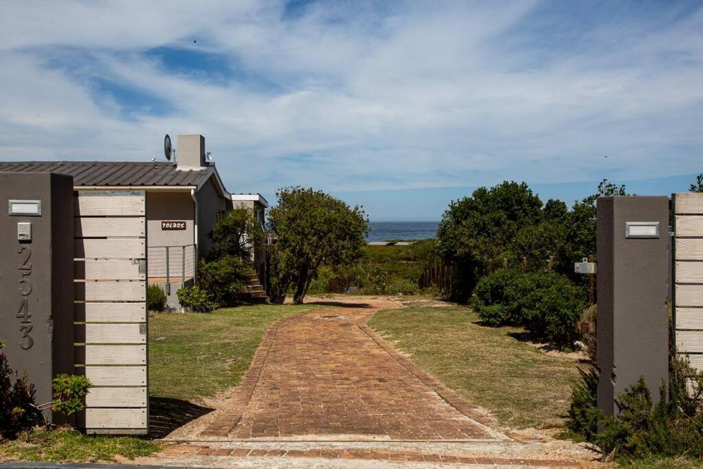 Tolbos in Betty's Bay view 3