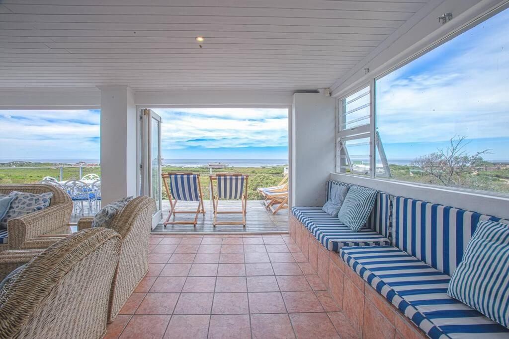 Tolbos in Betty's Bay view 4