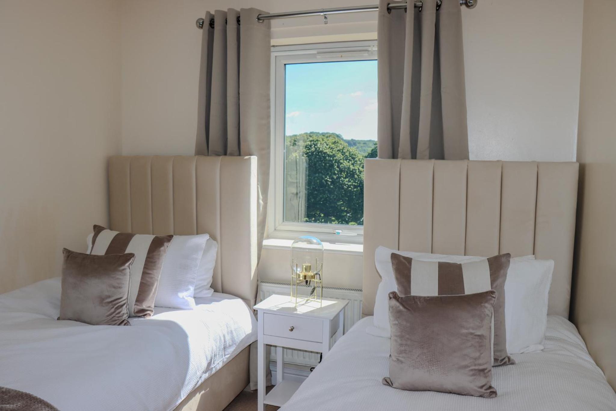 Doncaster Vacations - Flower View - Property Image 3