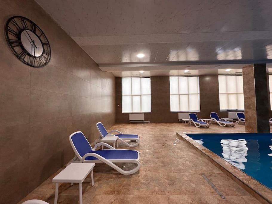 Apt with Terrace to chill and Mountain View