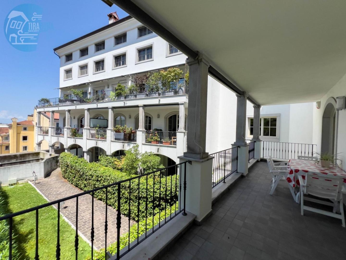 Cattedrale 5 Tirabora Short Rent, con parcheggio privato