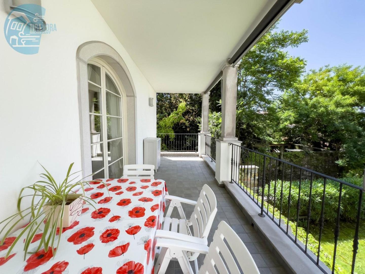 Cattedrale 5 Tirabora Short Rent, con parcheggio privato