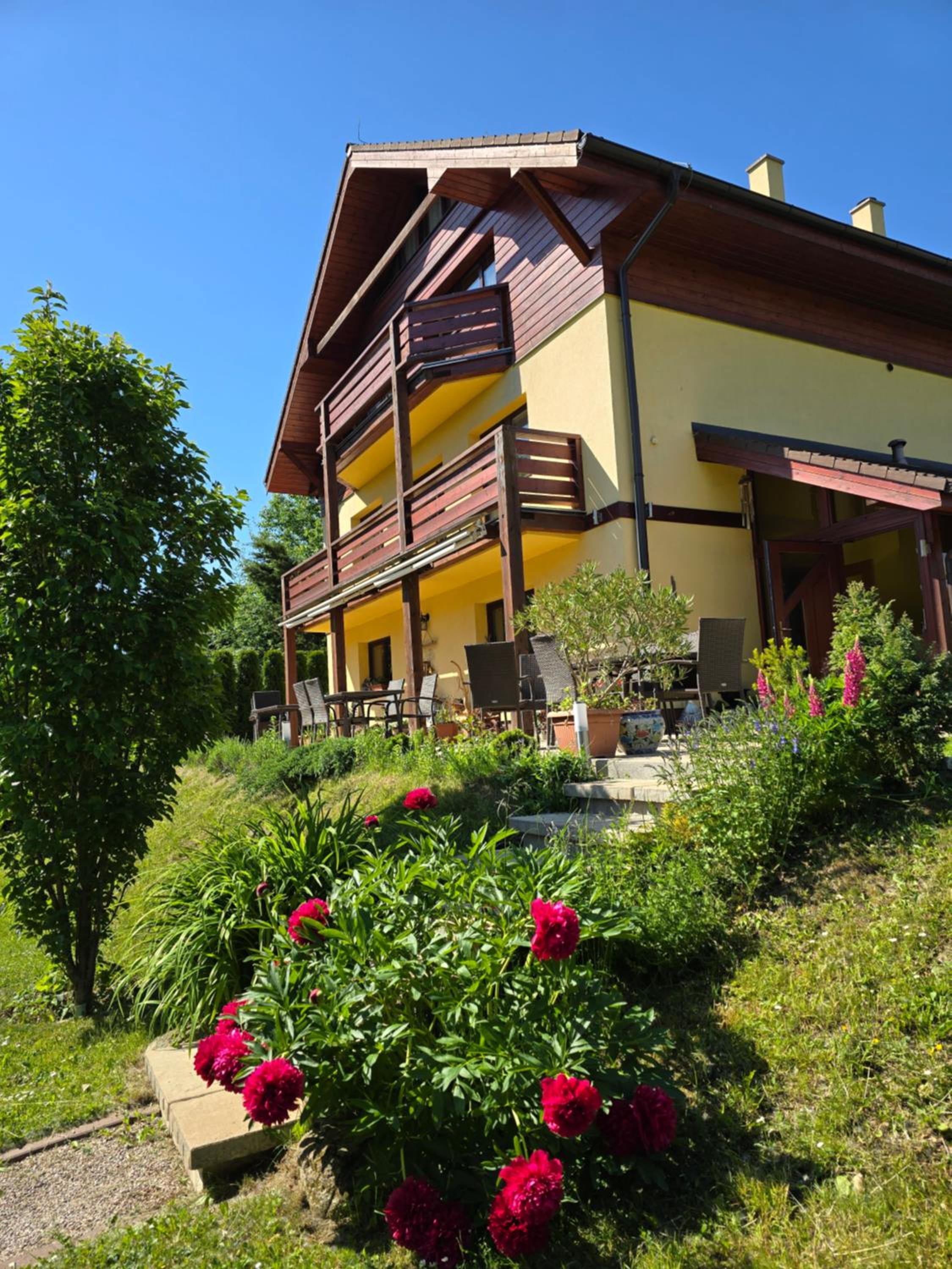 Villa Gold view 3