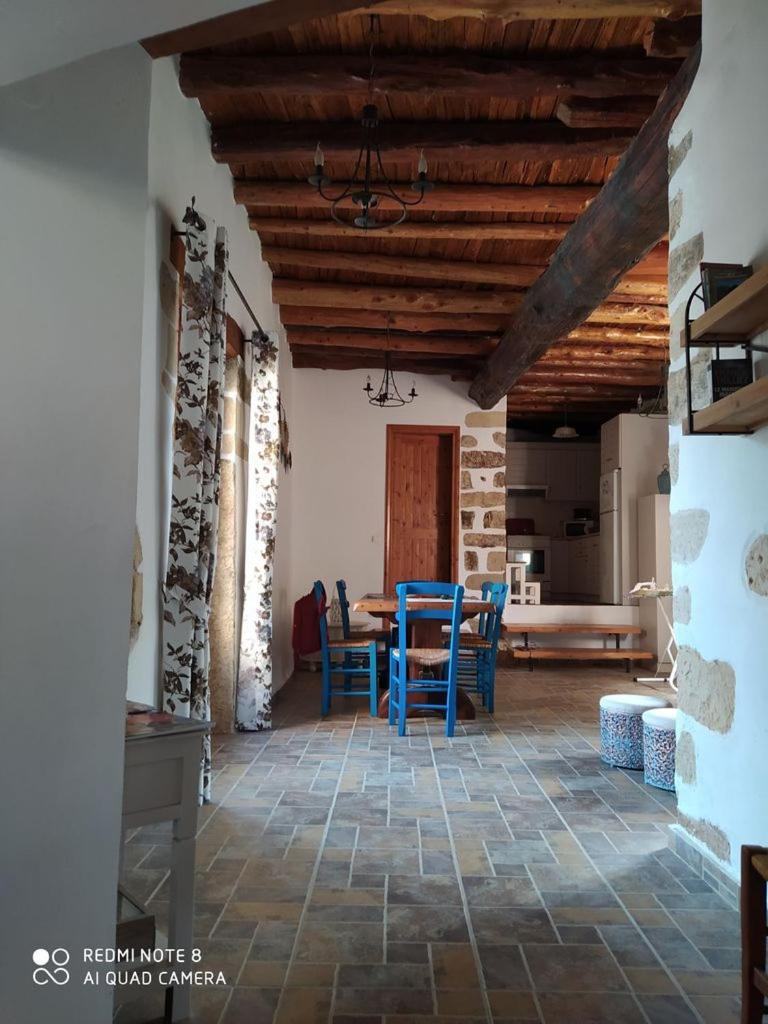 Charmante maison crétoise à Embrosneros