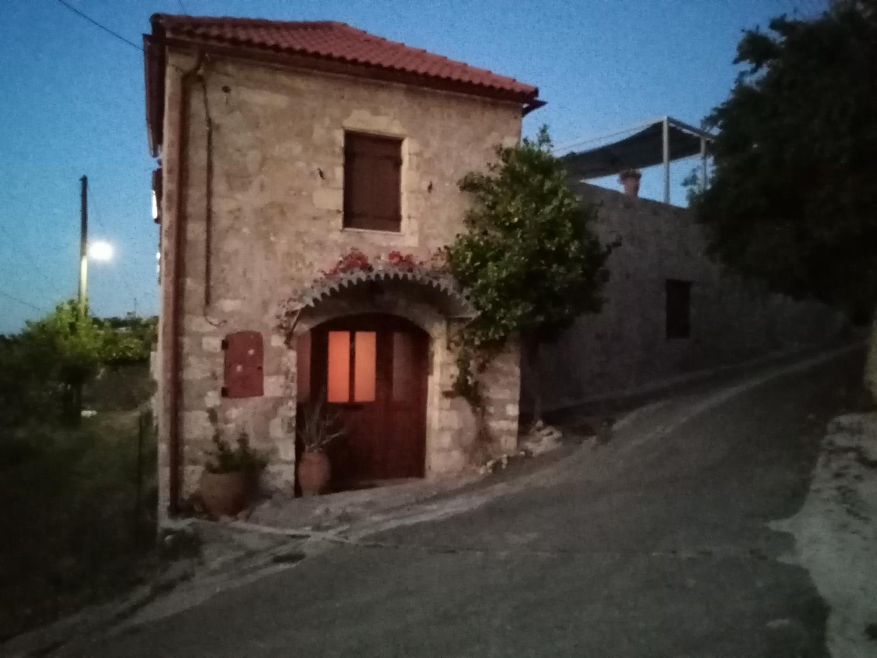 Charmante maison crétoise à Embrosneros