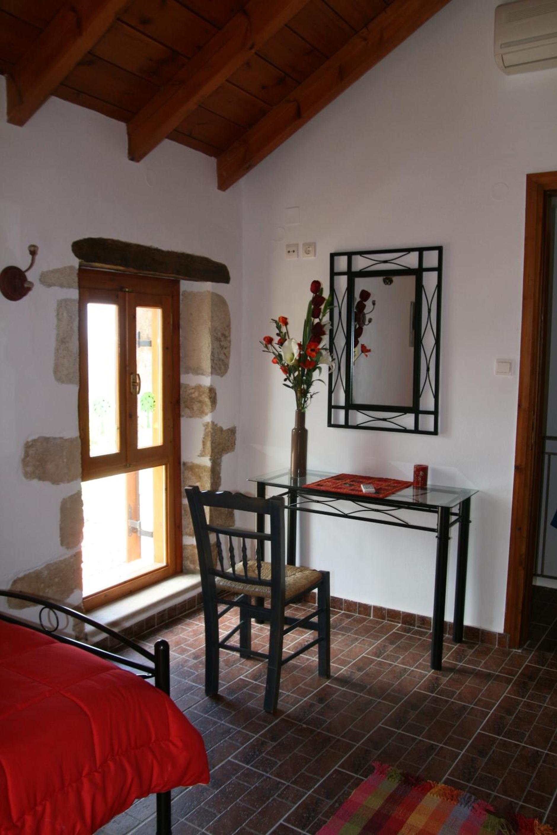 Charmante maison crétoise à Embrosneros