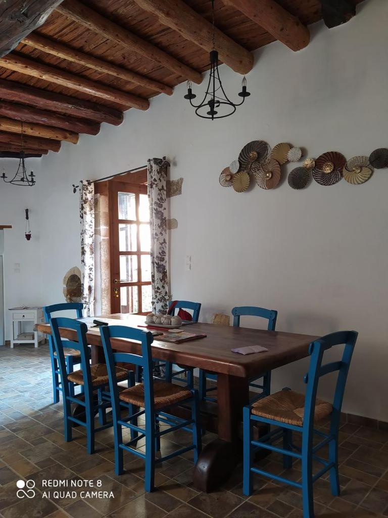 Charmante maison crétoise à Embrosneros