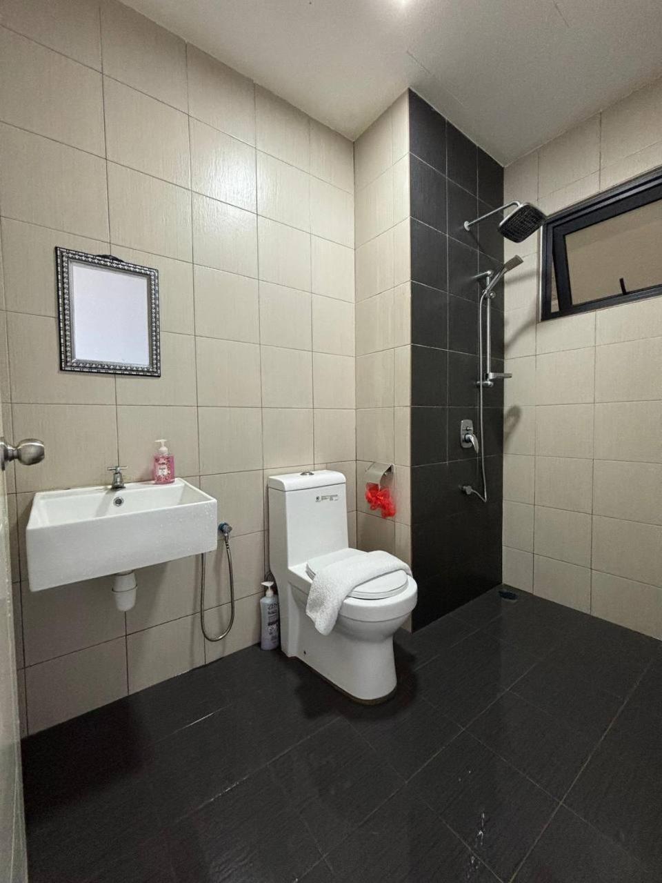 homestay tengah bandar kuala terengganu icon resindence