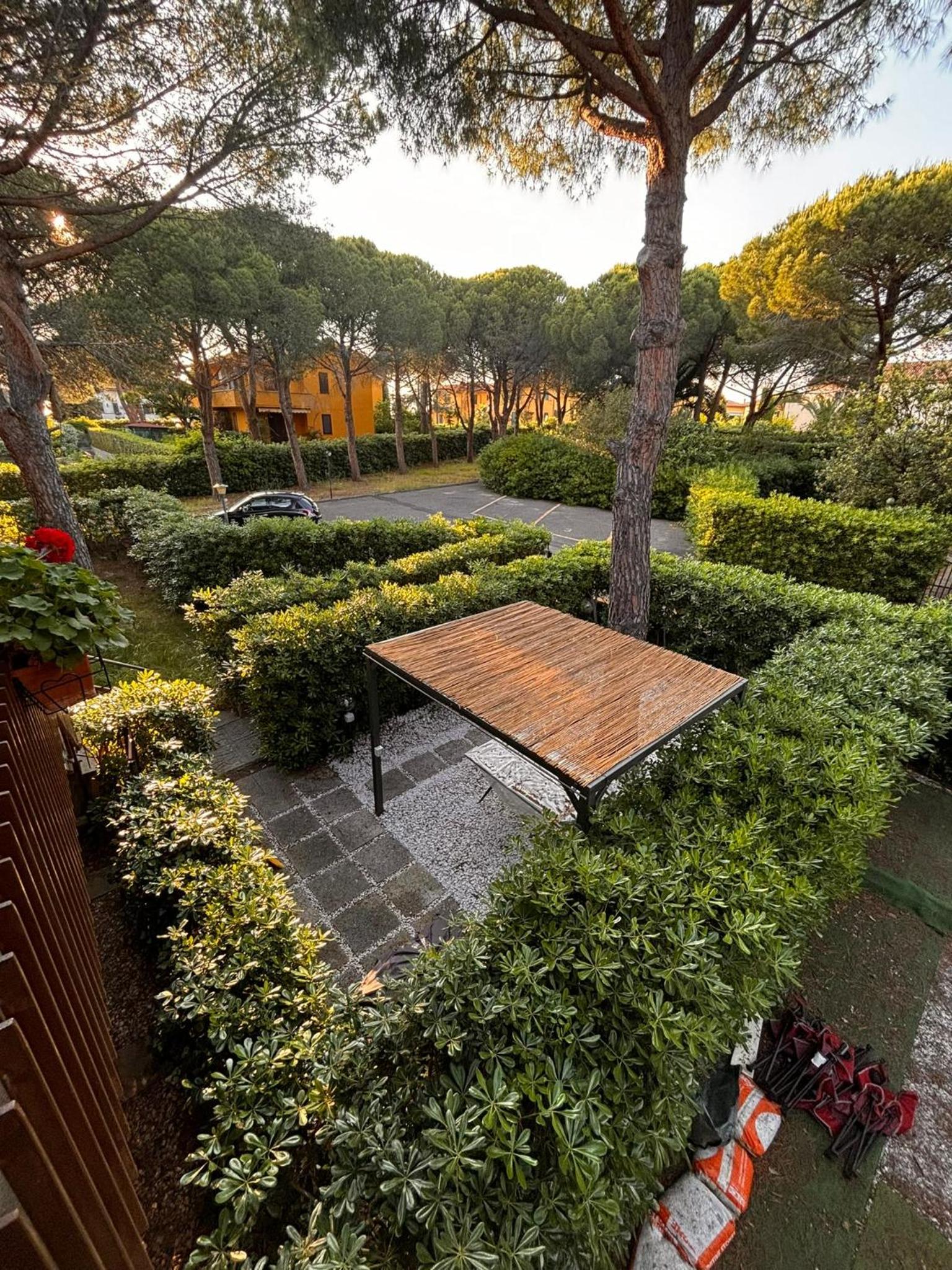 Castiglioncello giardino e posto auto photo 2