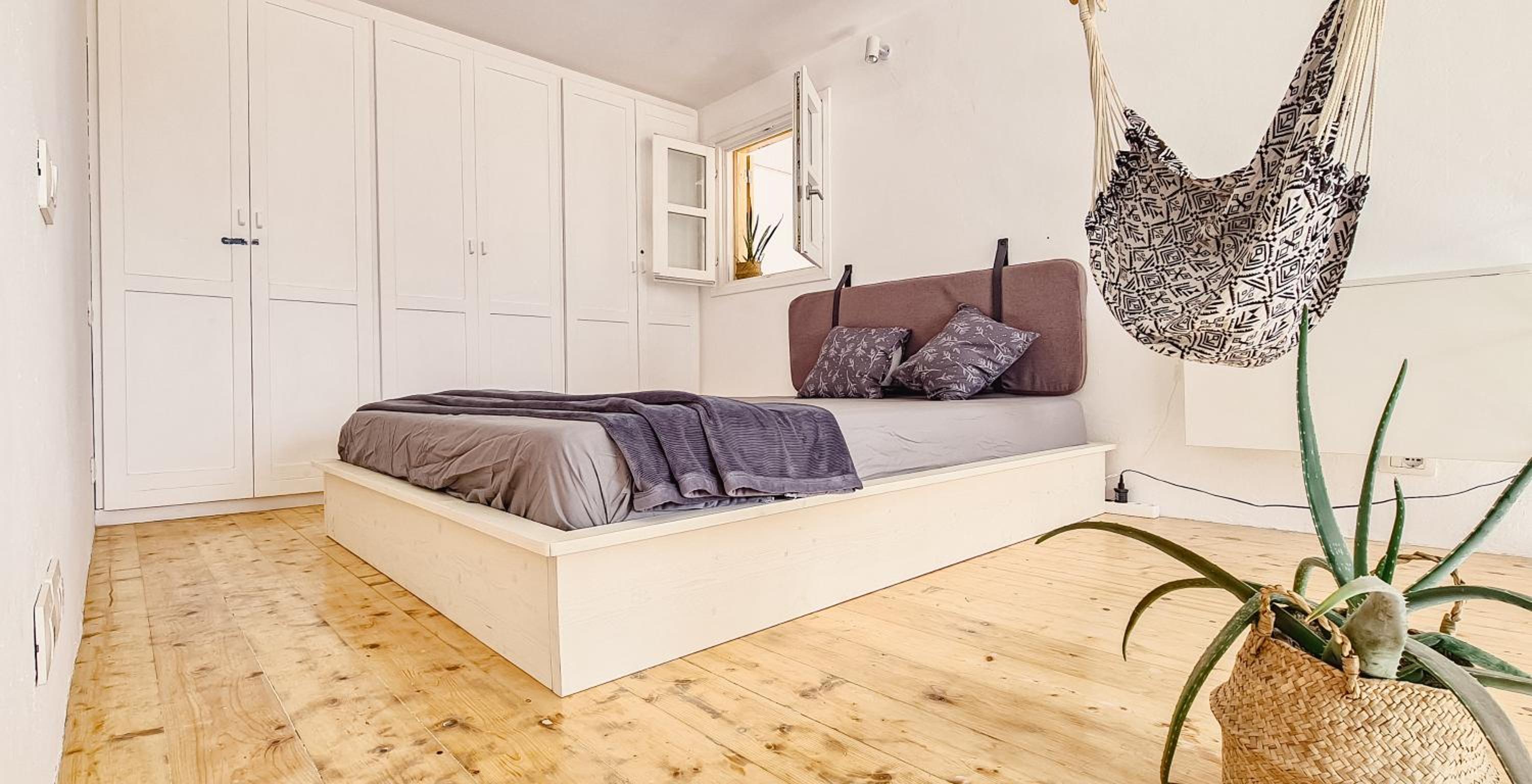 Chic Surf-Inspired Mezzanine Studio 