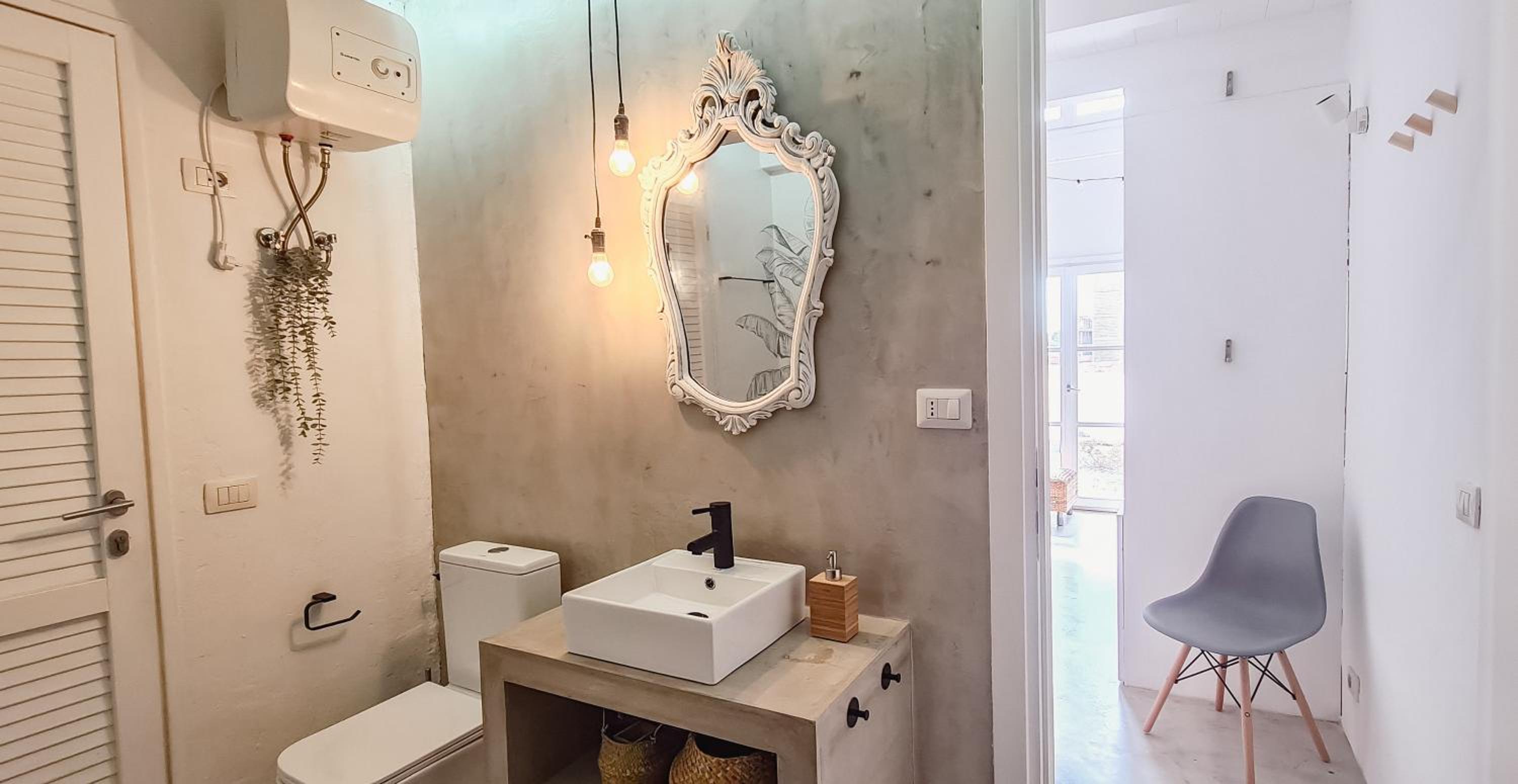 Chic Surf-Inspired Mezzanine Studio 