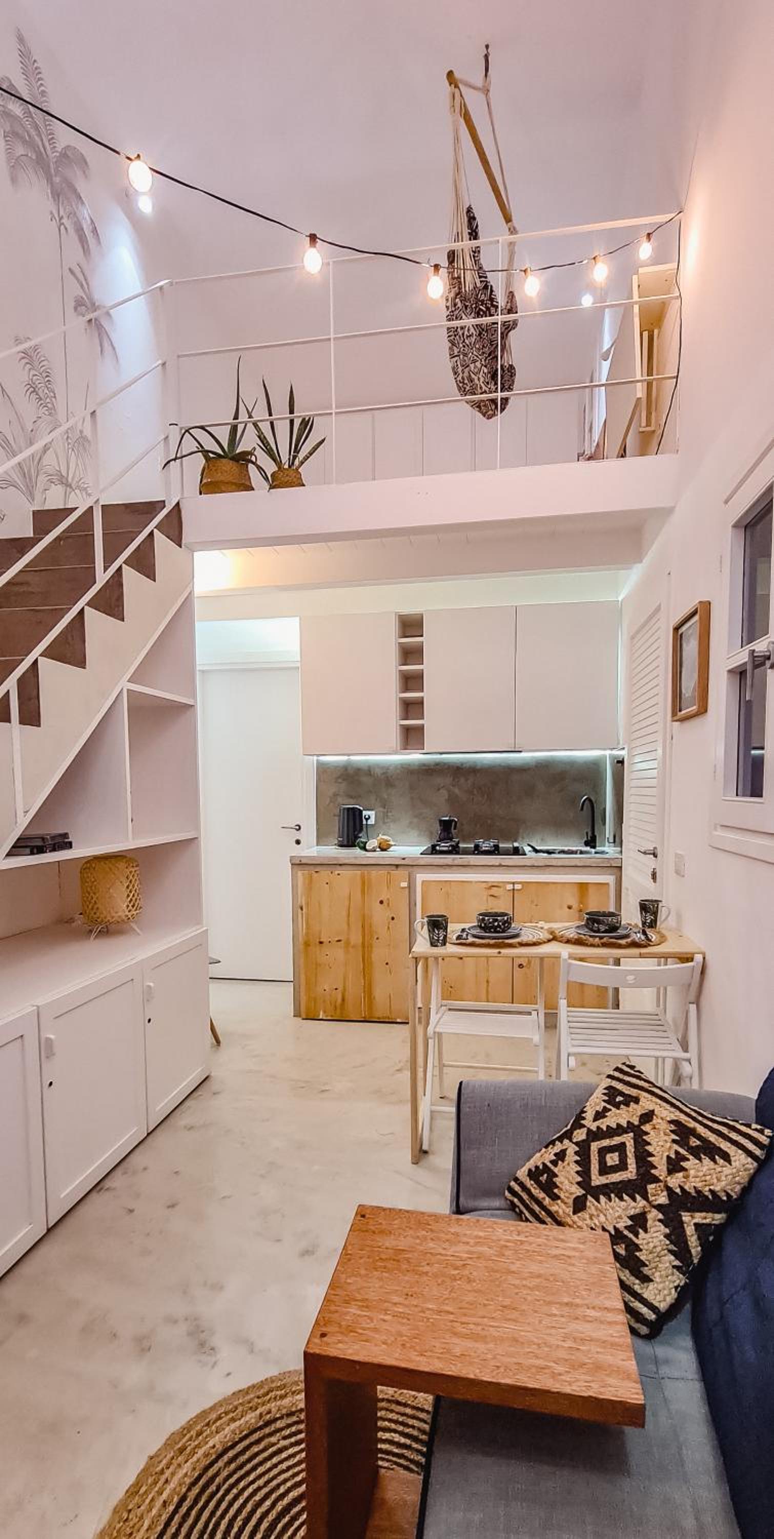 Chic Surf-Inspired Mezzanine Studio 