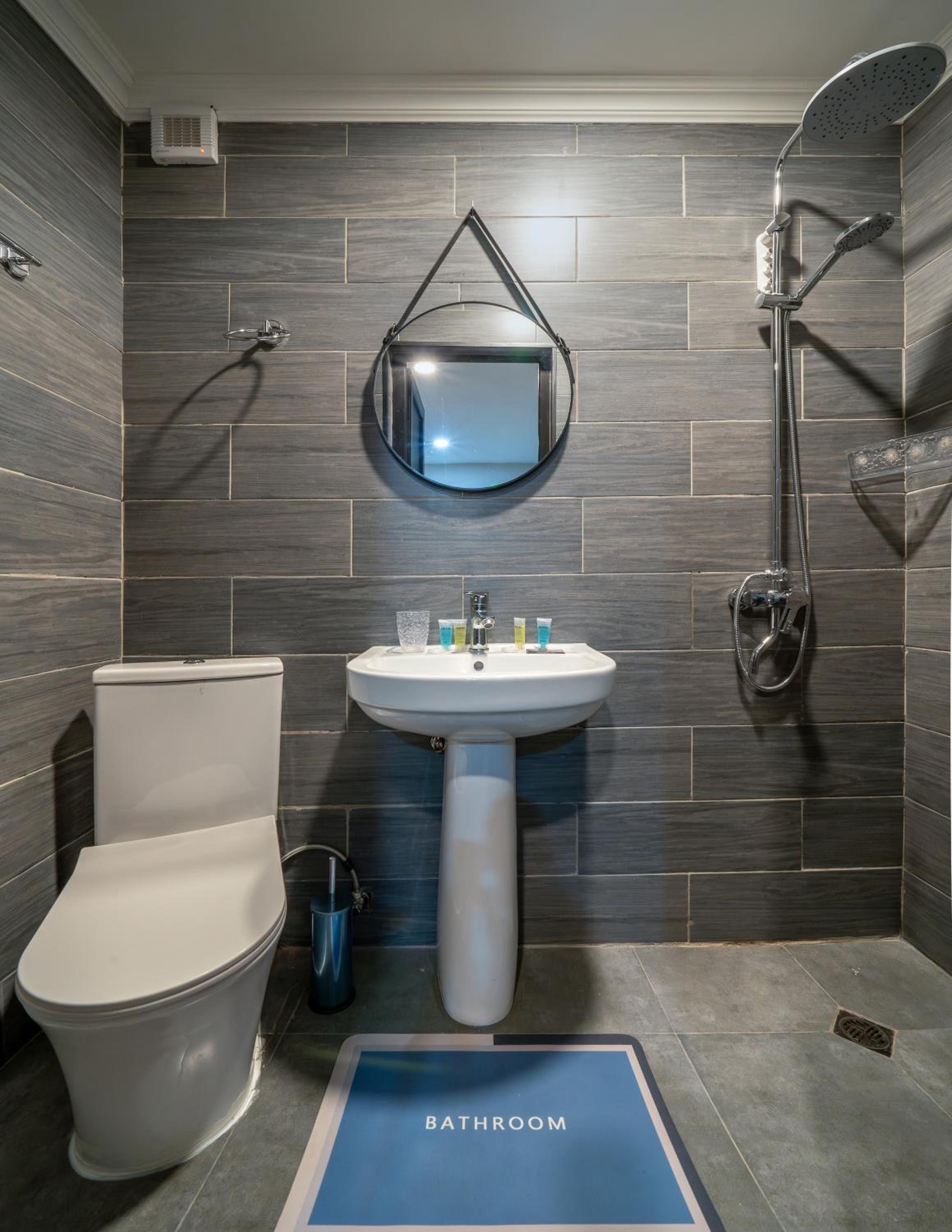 Niabi Apartments with Cinema and Billiards view 2