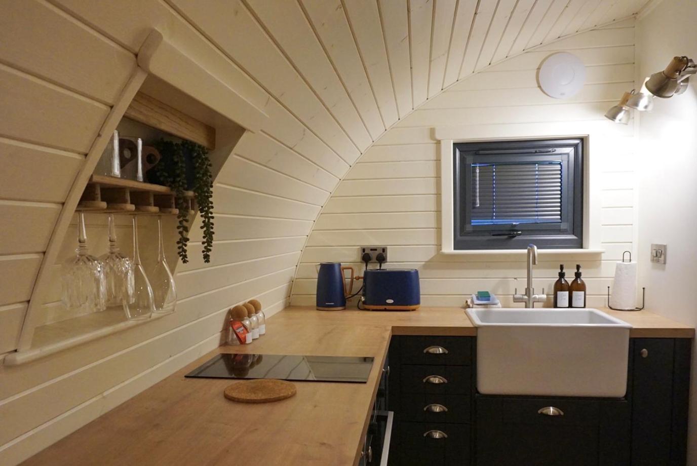 EASTRIDGE GLAMPING