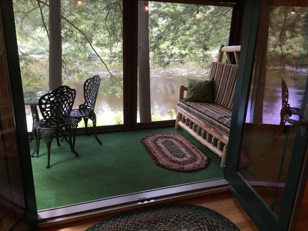 Riverside Cabin