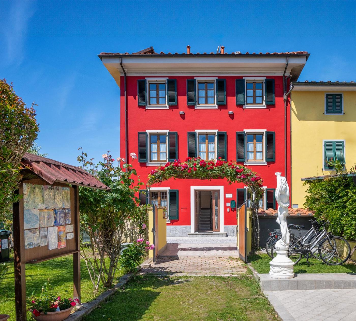 B&B Il Giardino dei Poeti and Apartaments