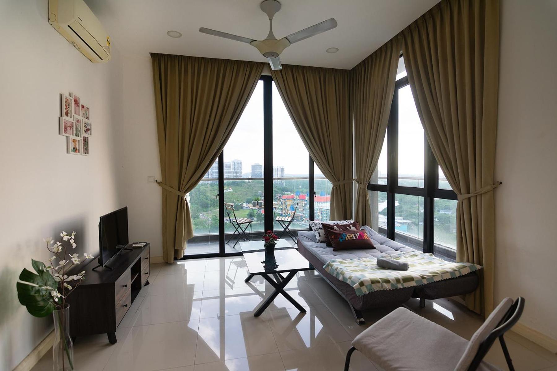 Lux DPristine 3BR Home w Views, 5mins to Legoland photo 2