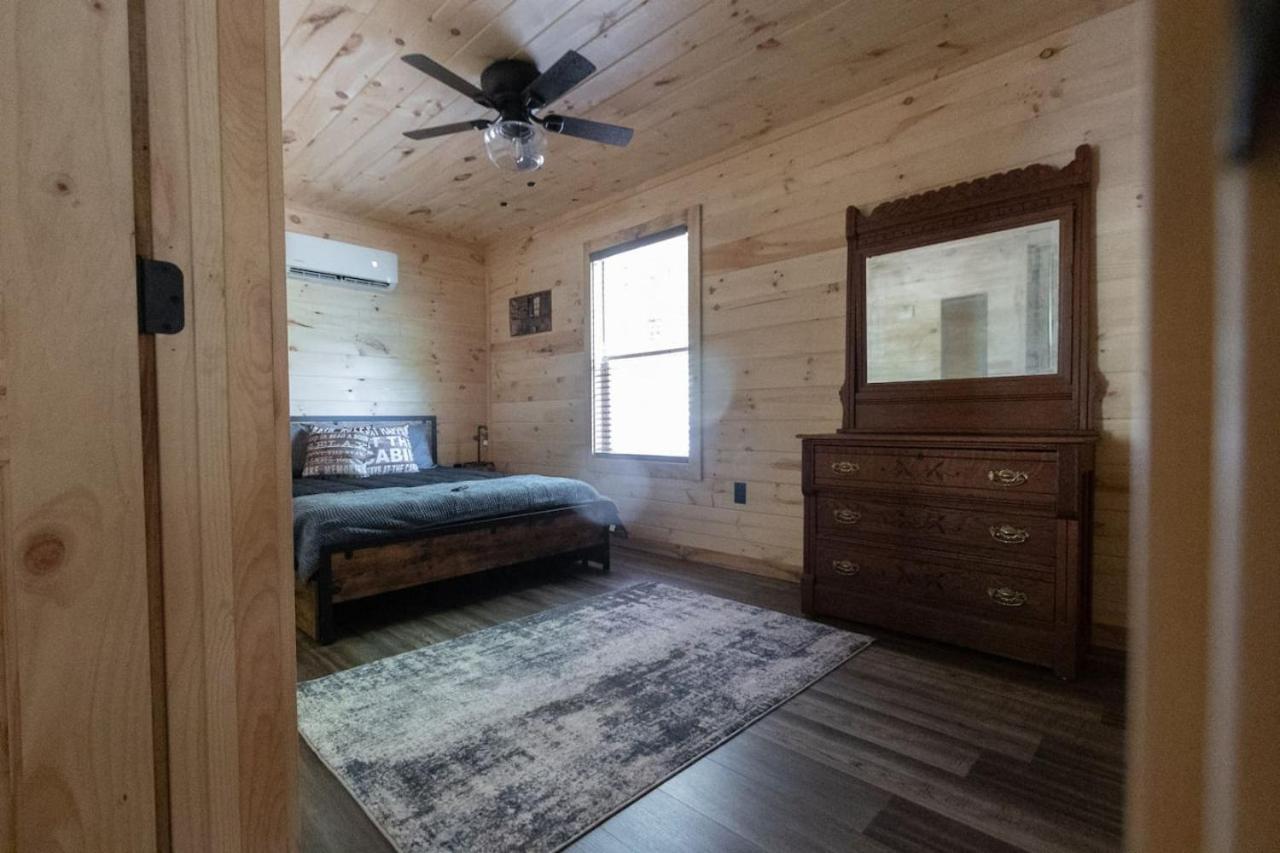 Kentucky Coal Cabin 2 min from Lake Cumberland view 4