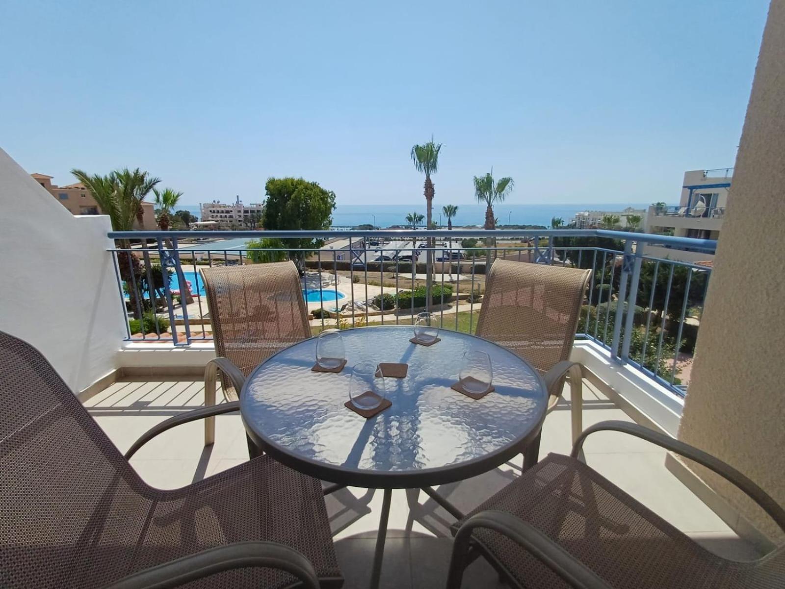 Kings Palace - Elegant 2BR, Sea Facing with Pool Views
