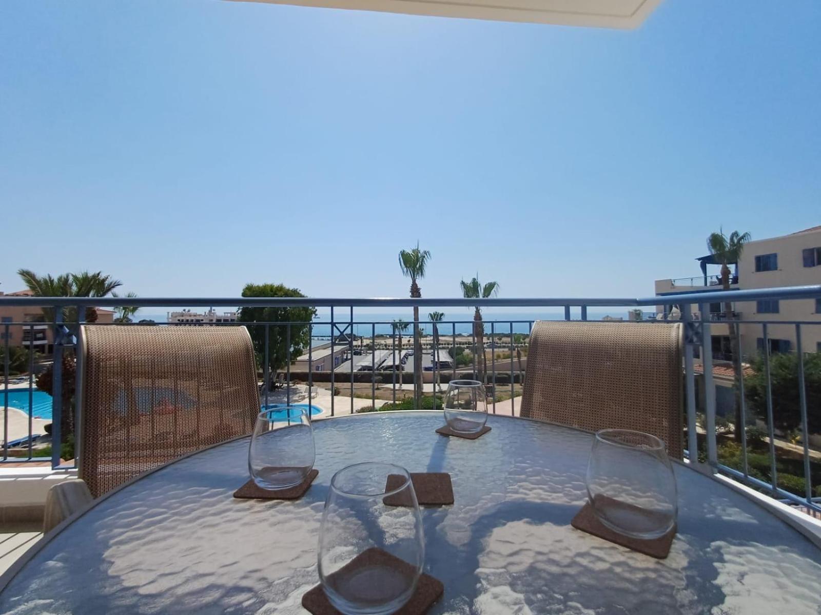 Kings Palace - Elegant 2BR, Sea Facing with Pool Views