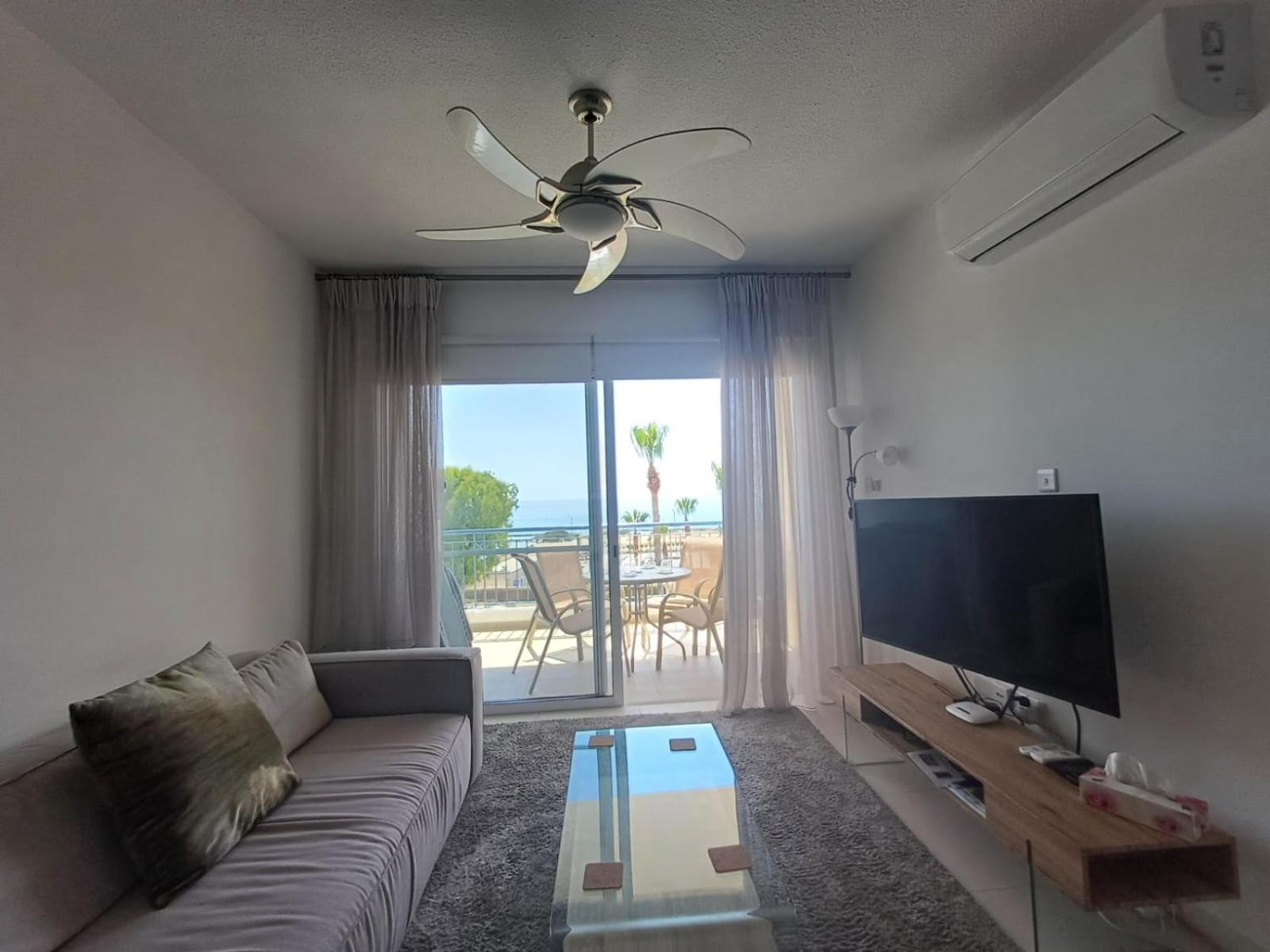Kings Palace - Elegant 2BR, Sea Facing with Pool Views